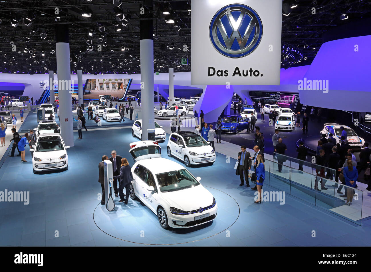 VW e-golf auto elettriche al sessantacinquesimo International Motor Show IAA 2013 a Francoforte Germania Foto Stock