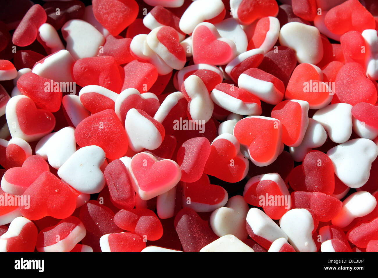 A forma di cuore caramelle di gomma sfondo, amore e il giorno di san  valentino concetto Foto stock - Alamy
