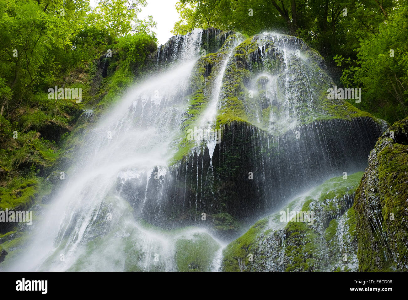 La cascata chiamato cascata vicino al piccolo villaggio di Autoire nel quartiere Dordogna in Francia Foto Stock