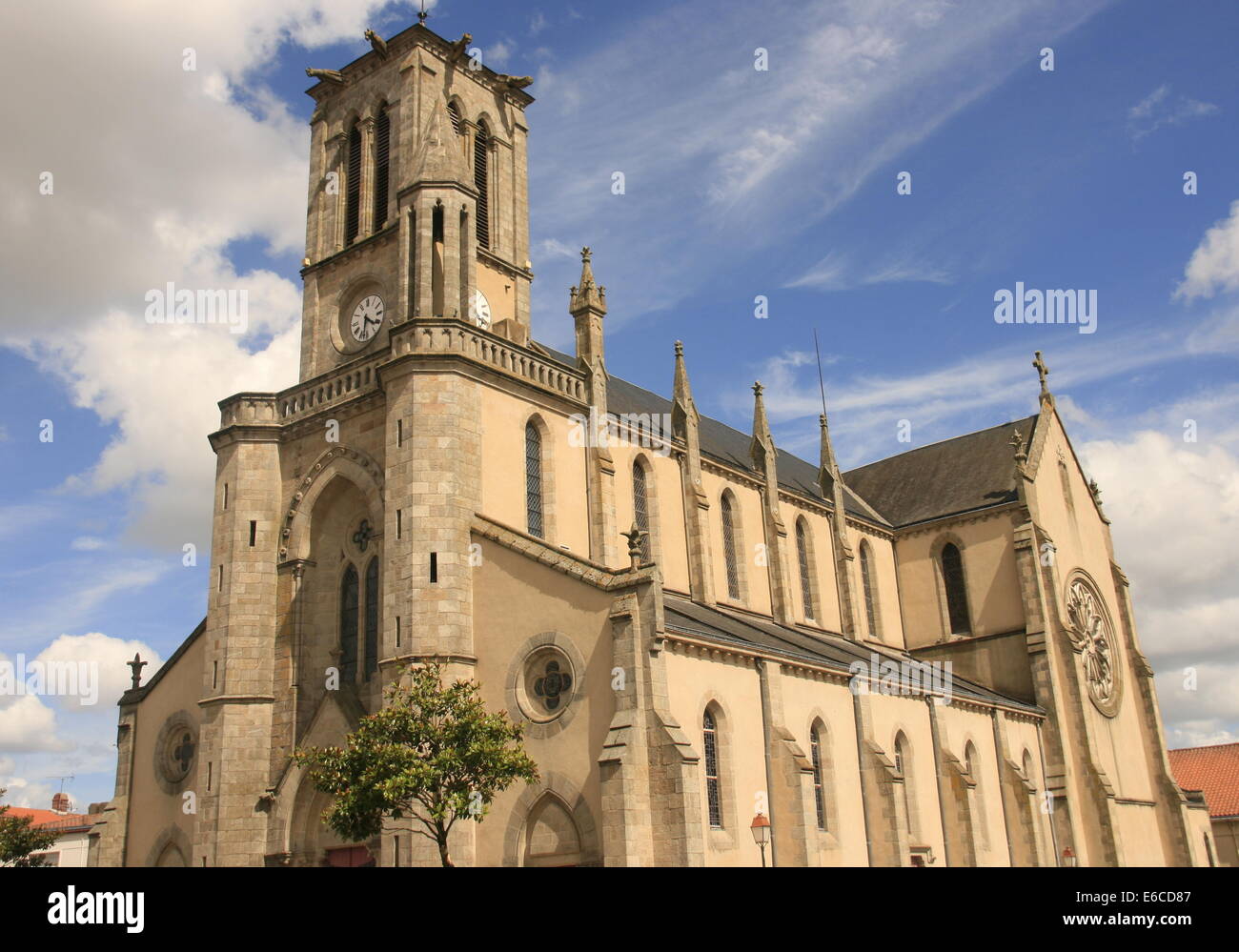Chiesa in Montaigu Town, vicino a Cholet, Les Herbiers e Nantes in Francia Foto Stock