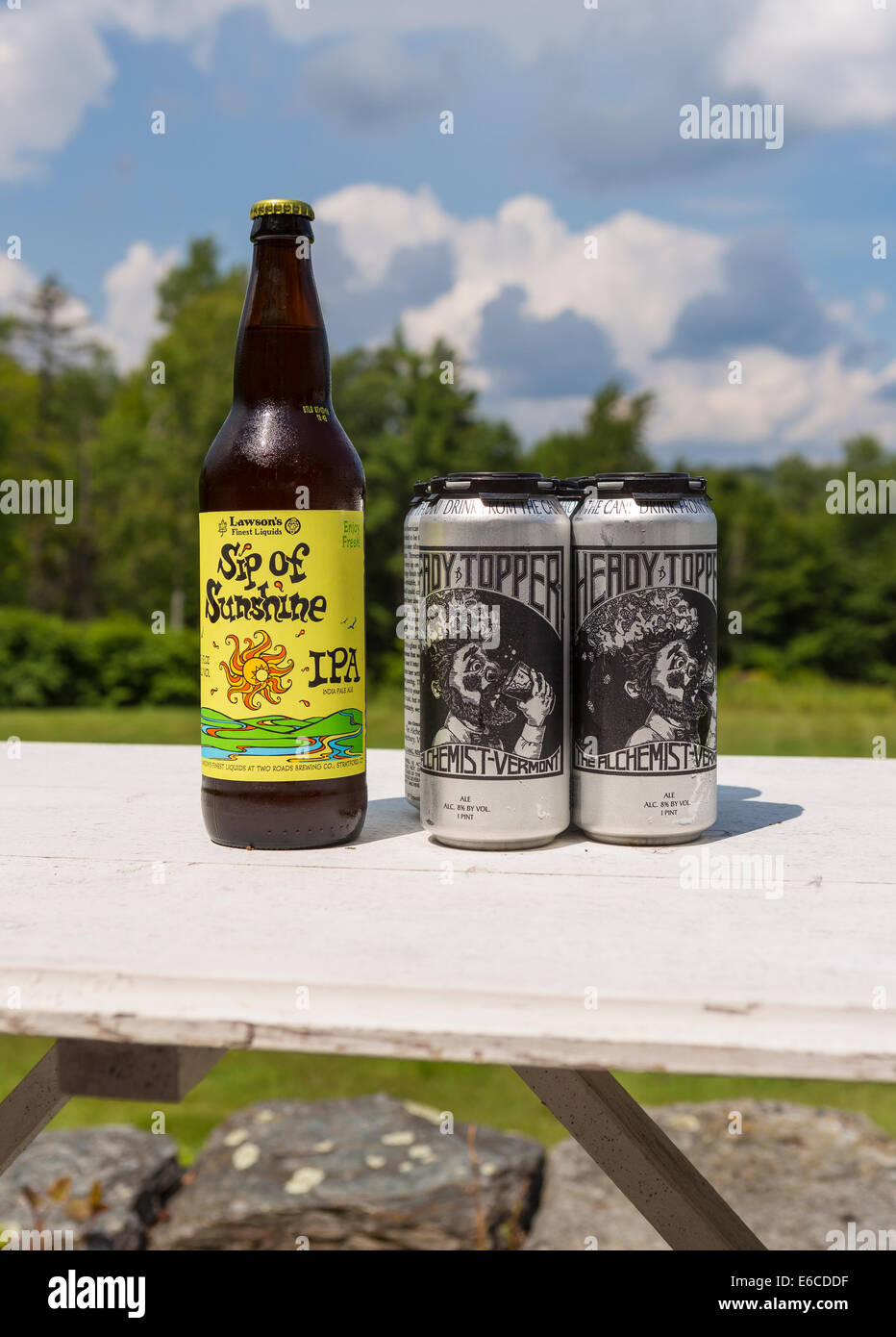 VERMONT, USA - Lawson il Sip di sole e inebrianti Topper, birre artigianali realizzati nel Vermont. Foto Stock