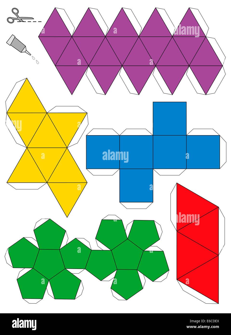 Carta modello modello dei cinque solidi platonici, per rendere tridimensionale il lavoro artigianale fuori delle reti. Foto Stock