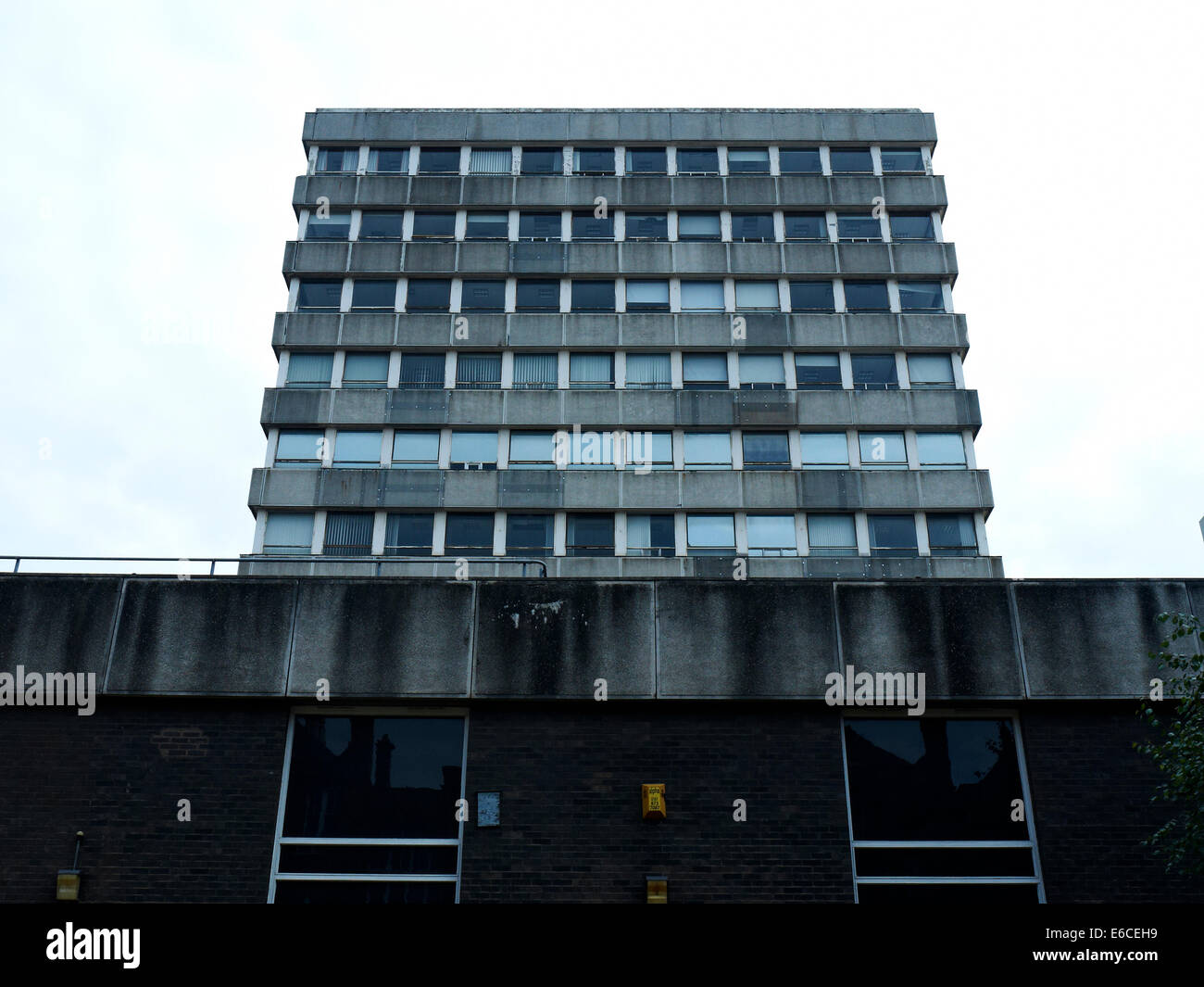 Un edificio di cemento a Manchester REGNO UNITO Foto Stock