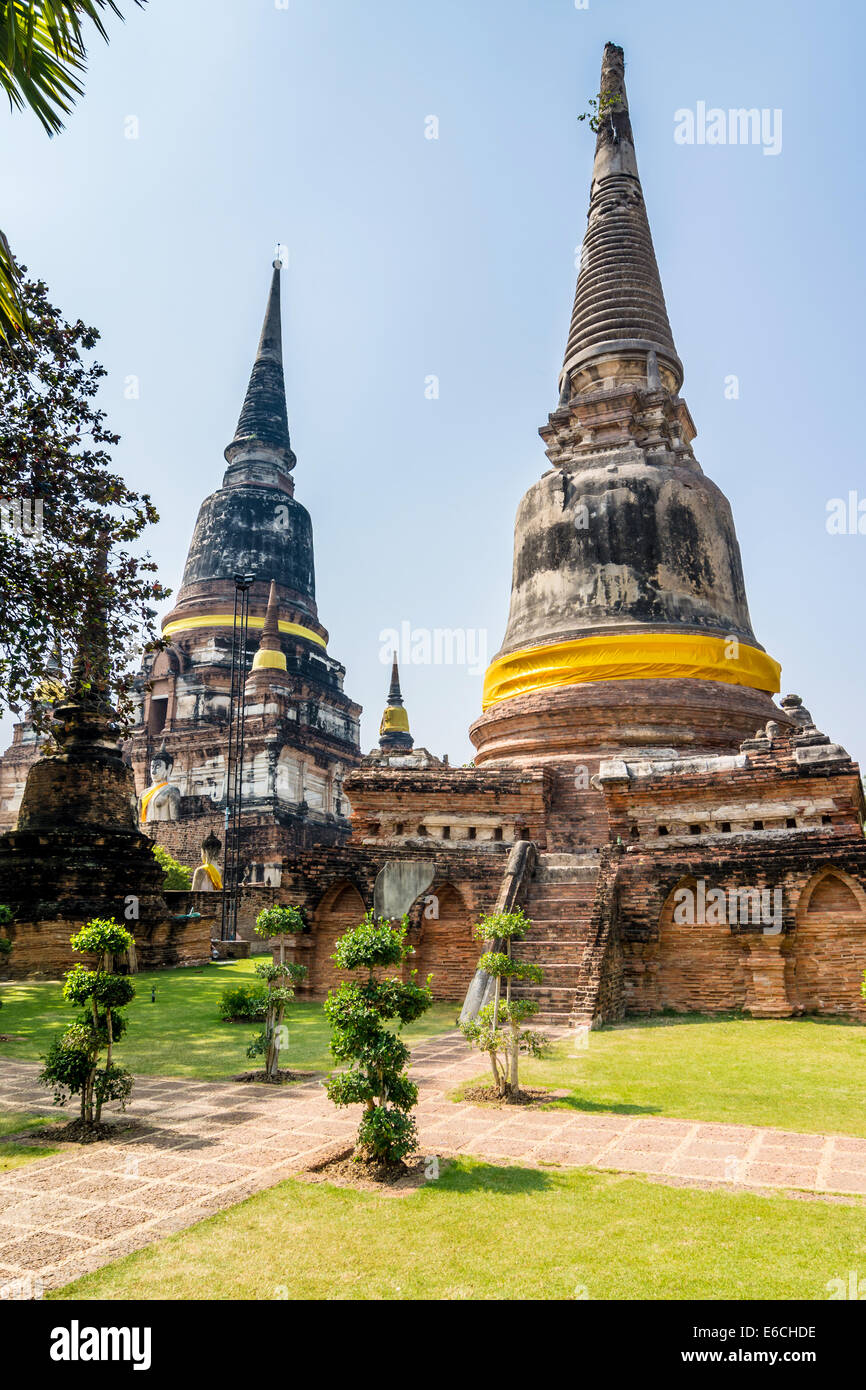 Il Wat Phra Chao Phya-tailandese, populary noto come Wat Yai Chai Mongkol, è situato a SE della città. Questo monastero fu costruito da Foto Stock