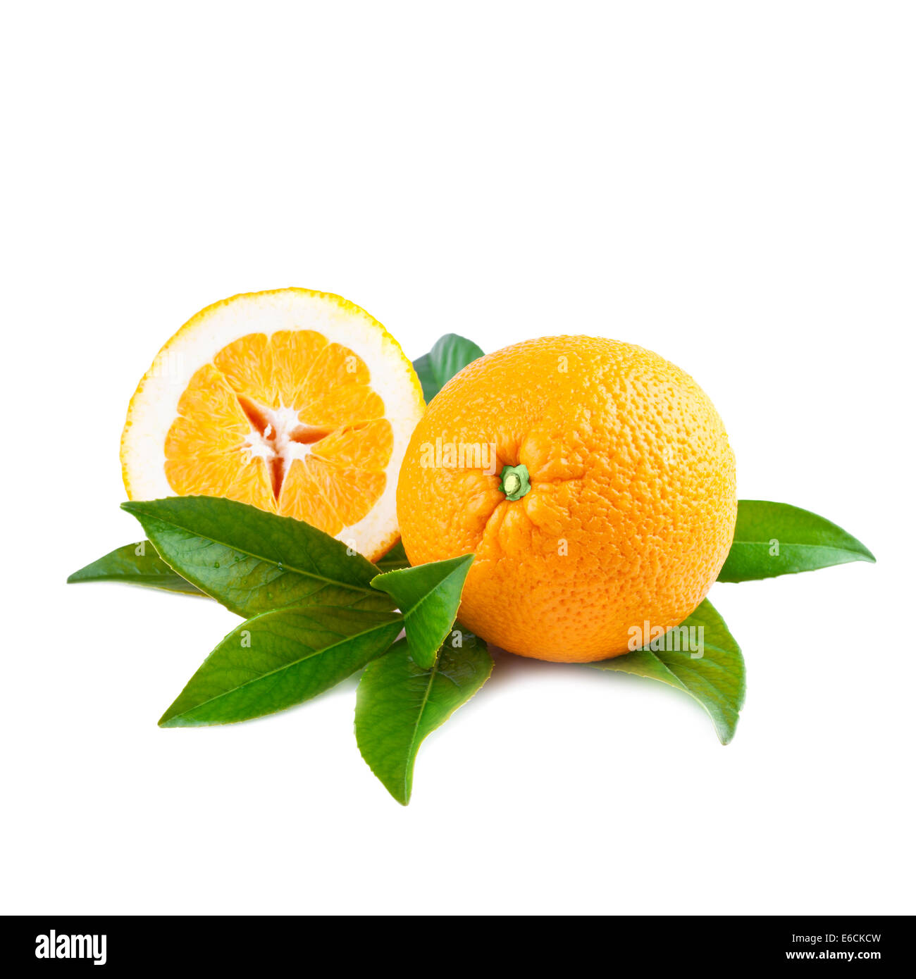 Frutta di arancia isolato su bianco Foto Stock