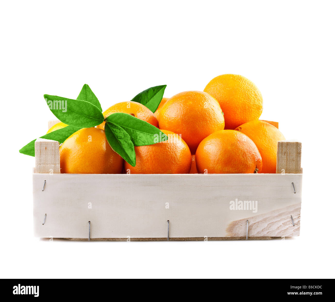 Arance fresche frutta in una scatola di legno Foto Stock