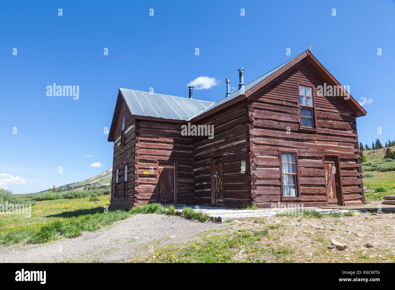 Vista da Boreas Pass Road in Colorado. Il Denver, South Park e Pacific Narrow Gauge Railroad una volta servita questa zona. Foto Stock