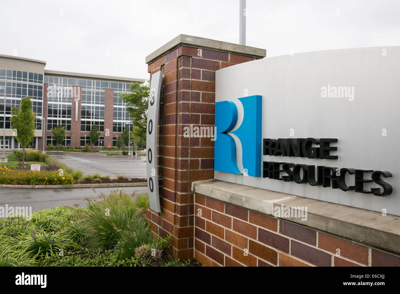 Un edificio di uffici occupati dalla gamma Resources Corporation in Canonsburg, Pennsylvania. Foto Stock