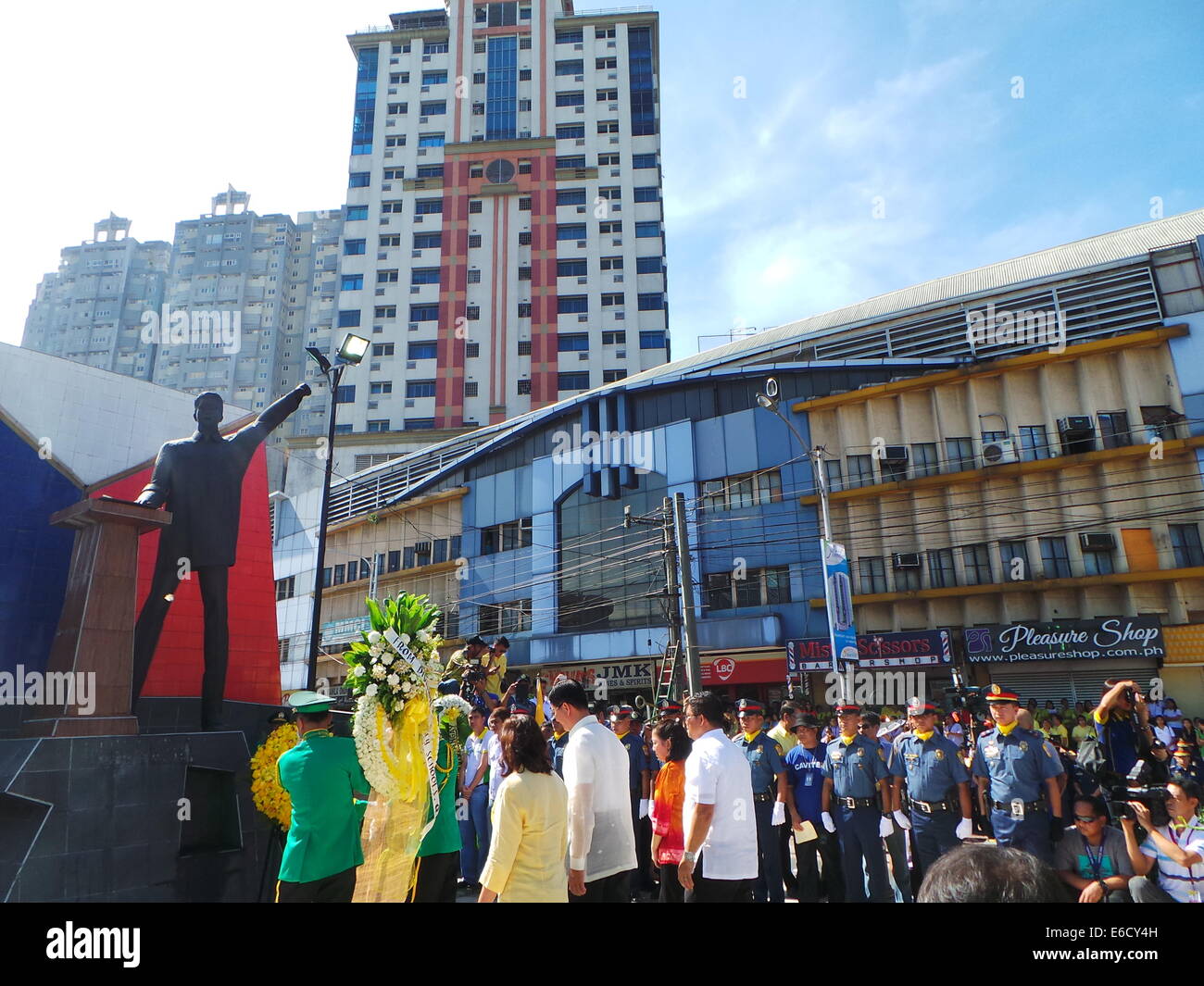 Quezon City, Filippine. 21 Agosto, 2014. Venti prima di Augusts è una vacanza nelle Filippine come l intero paese commemora l assassinio del senatore Benigno Aquino Suor (padre del Presidente Benigno 'Noynoy' Aquino Jr.) 31 anni fa nell'asfalto dell'Aeroporto Internazionale di Manila. Alla credenza popolare, la sua morte spianato la strada alla fine della dittatura nelle Filippine. Credito: Sherbien Dacalanio / Alamy Live News Foto Stock