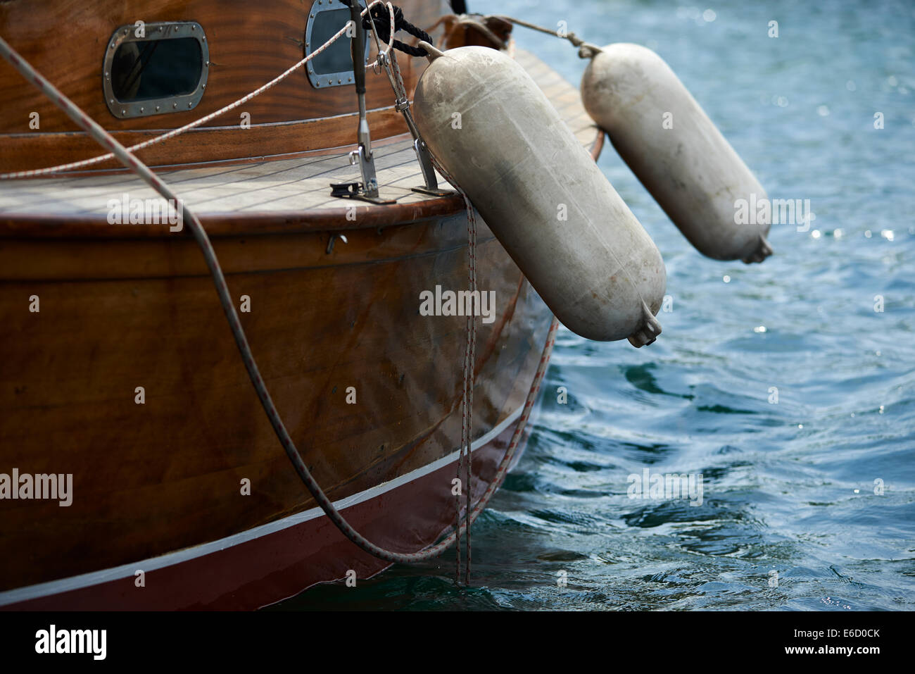 Barche a vela nella marina, Torbole sul lago di Garda, Lago di Garda, Trentino, Italia, Europa Foto Stock