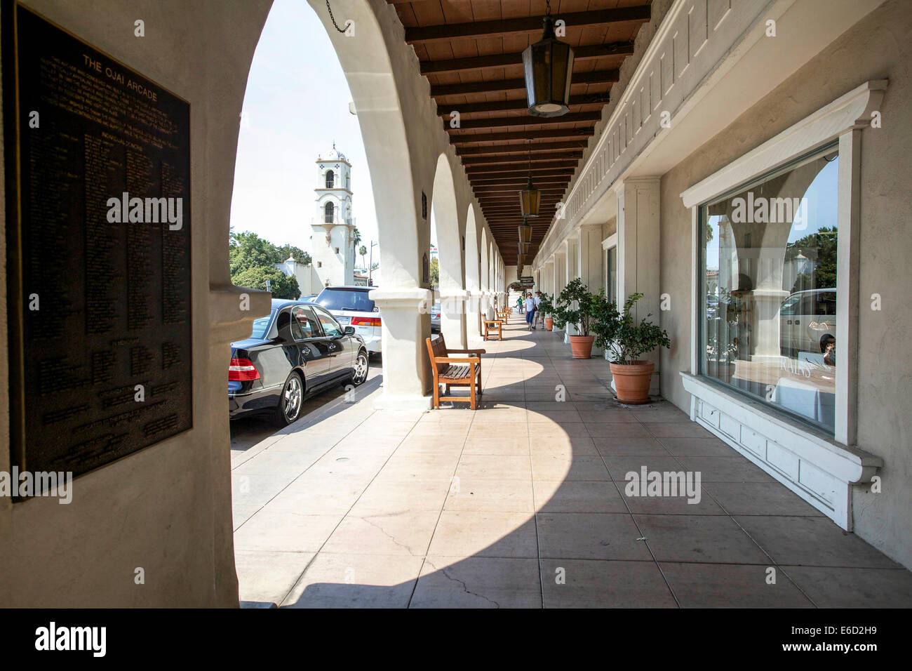 Ojai, California, USA il porticato su Ojai Ave. Foto Stock