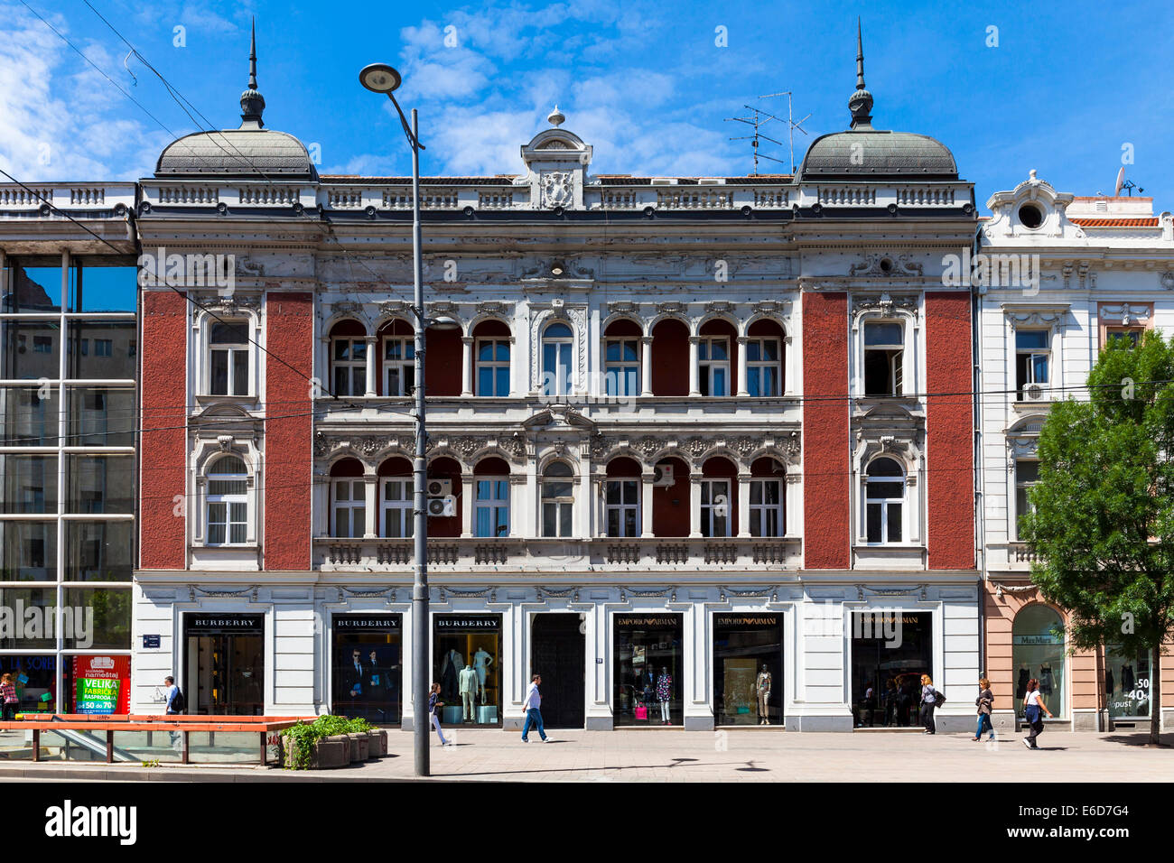 La Serbia, Belgrad, Novi Beograd, Savski Venac, Kralja Milana Street, Edificio storico Foto Stock