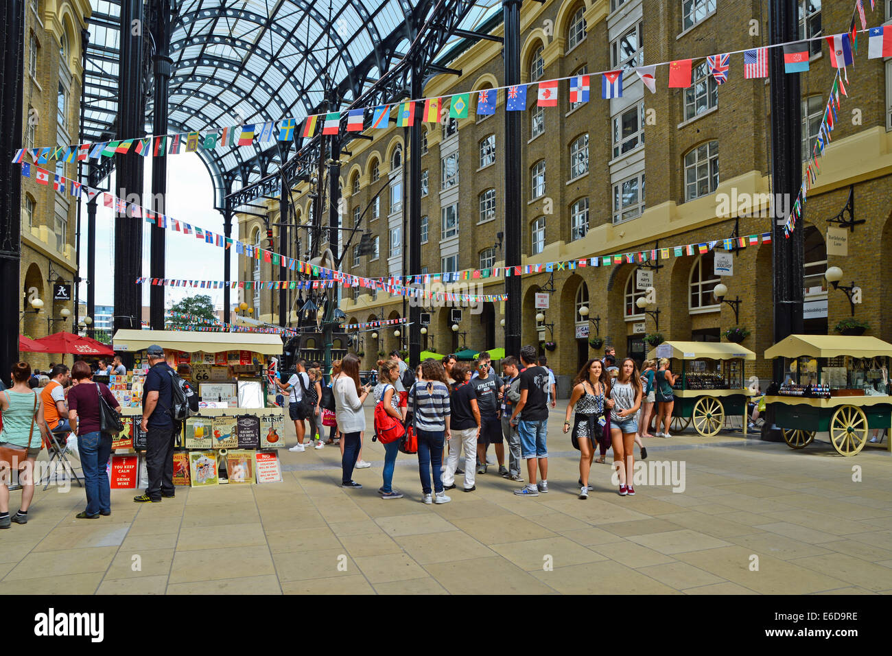 Il fieno la Galleria sul Giubileo a piedi nel quartiere londinese di Southwark Regno Unito Foto Stock