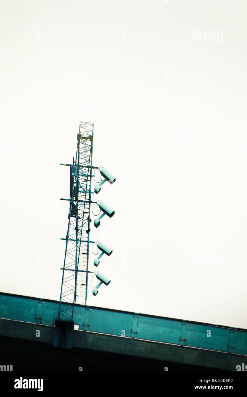 Automated electronic toll gate sul ponte dell'autostrada a Stoccolma, Svezia Foto Stock