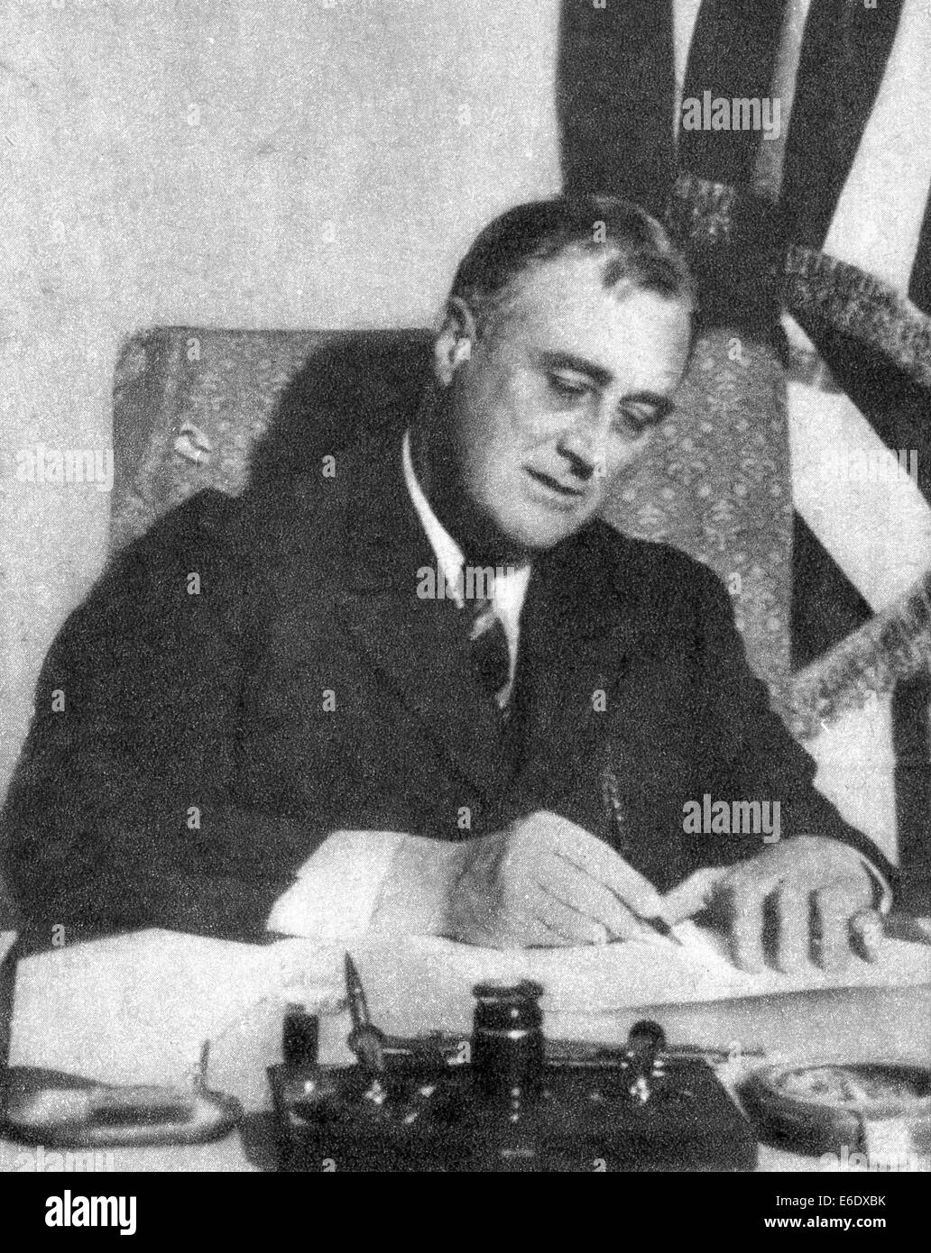 Stati Uniti Il presidente Franklin Roosevelt firma il progetto Bonneville Act, 1937 Foto Stock
