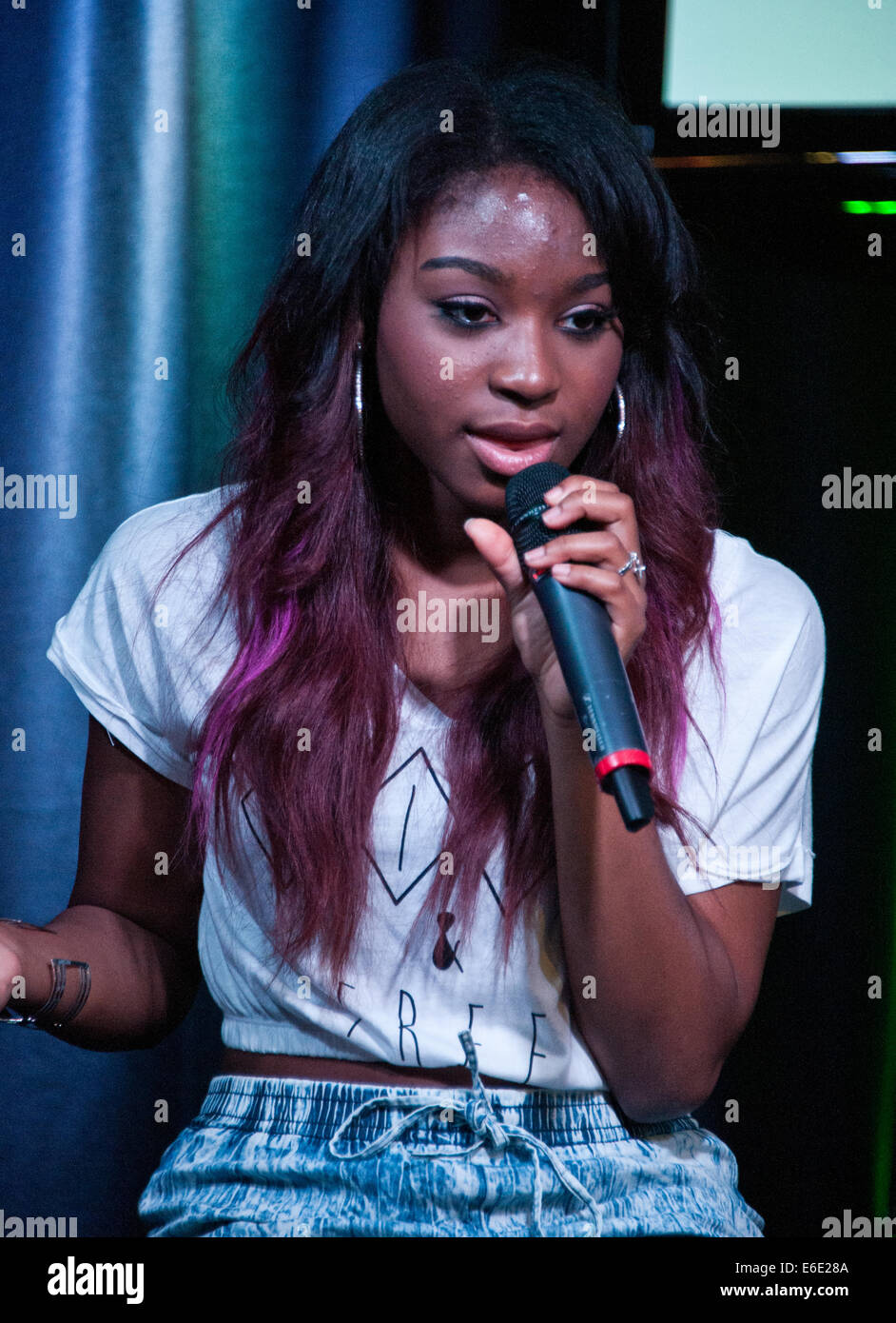 Bala Cynwyd, Pennsylvania, USA. 21 Agosto, 2014. Normani Hamilton di American Girl quinto gruppo armonia esegue a Q102's teatro delle prestazioni il 21 agosto 2014 a Bala Cynwyd, Pennsylvania, Stati Uniti. Credito: Paolo Froggatt/Alamy Live News Foto Stock