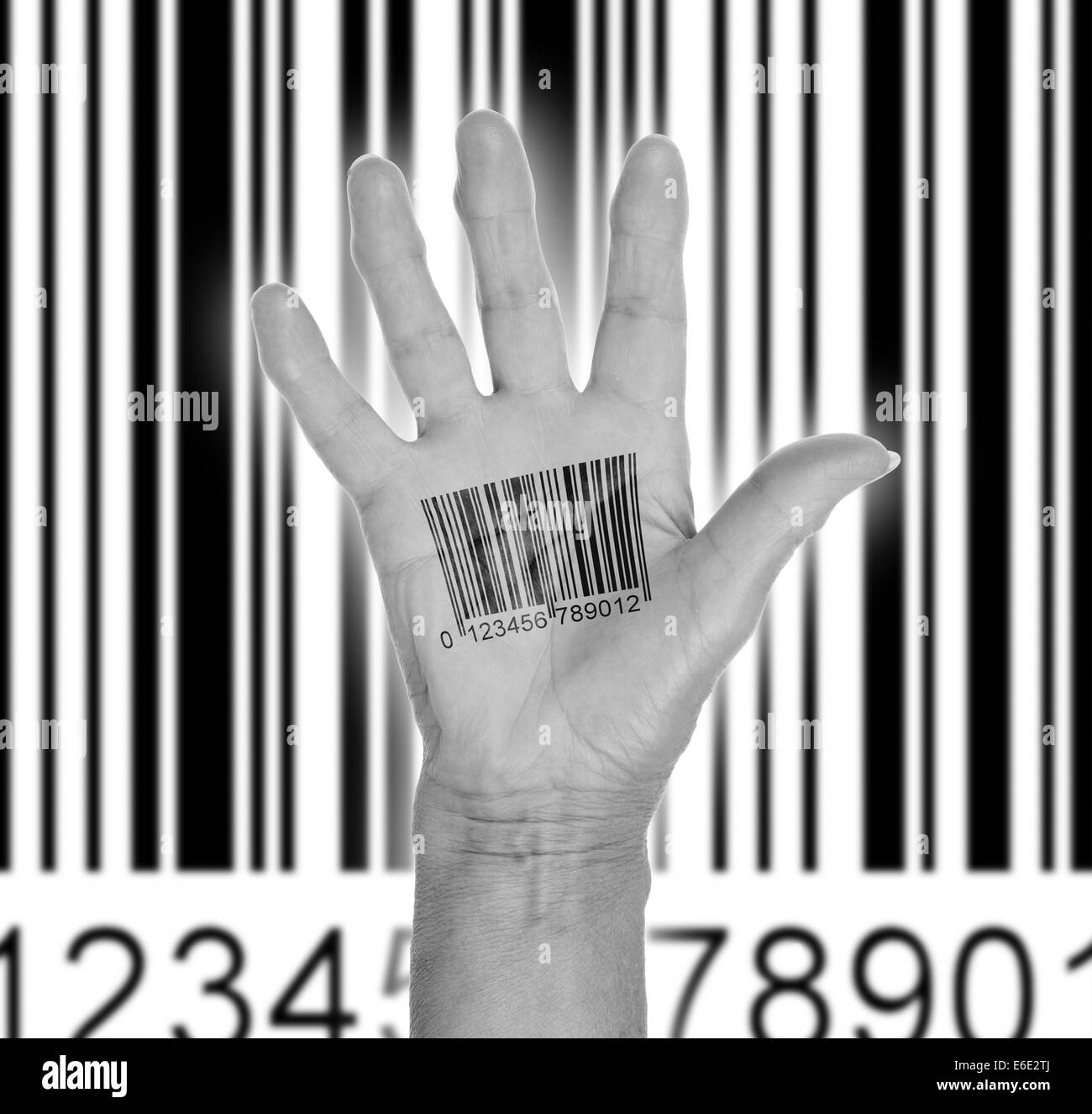 Mano aperta con codice a barre, isolato su bianco Foto Stock