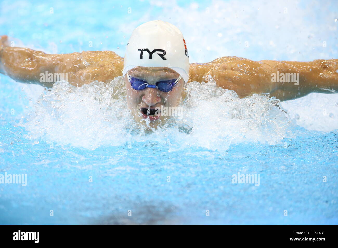 Berlino, Germania. 21 Ago, 2014. Viktor B. Bromer della Danimarca compete in uomini 200m Butterfly Finals presso la XXXII LEN European Swimming Championships 2014 presso il velodromo di Berlino, Germania, 21 agosto 2014. Foto: Annibale/dpa/Alamy Live News Foto Stock