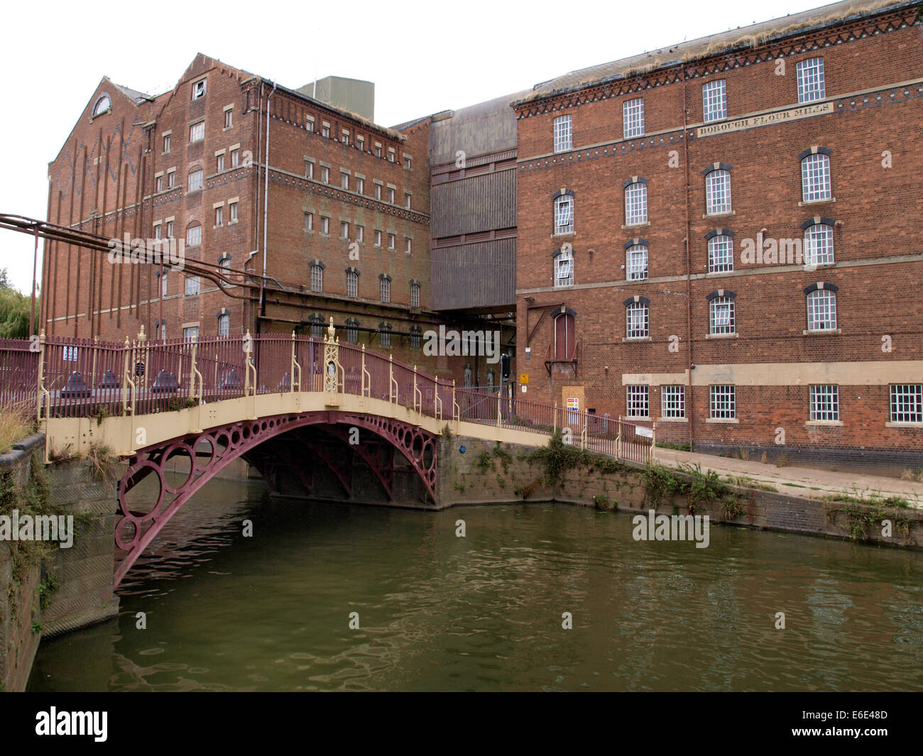 Guarigione storico Mulino di un ex mulino di farina sul lungofiume, Tewkesbury, Gloucestershire, Regno Unito Foto Stock