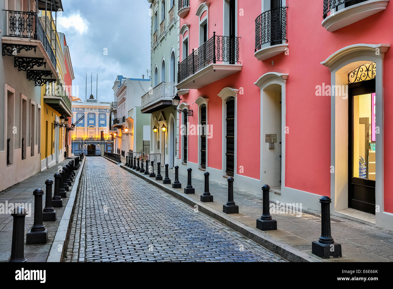 Street nella città vecchia di San Juan, Puerto Rico Foto Stock
