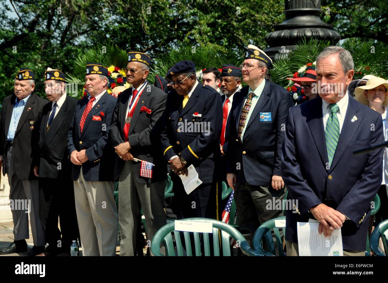 NYC: Sindaco Michael Bloomberg (destra) con illustri veterani in 2012 Memorial Day ricordo cerimonie Foto Stock