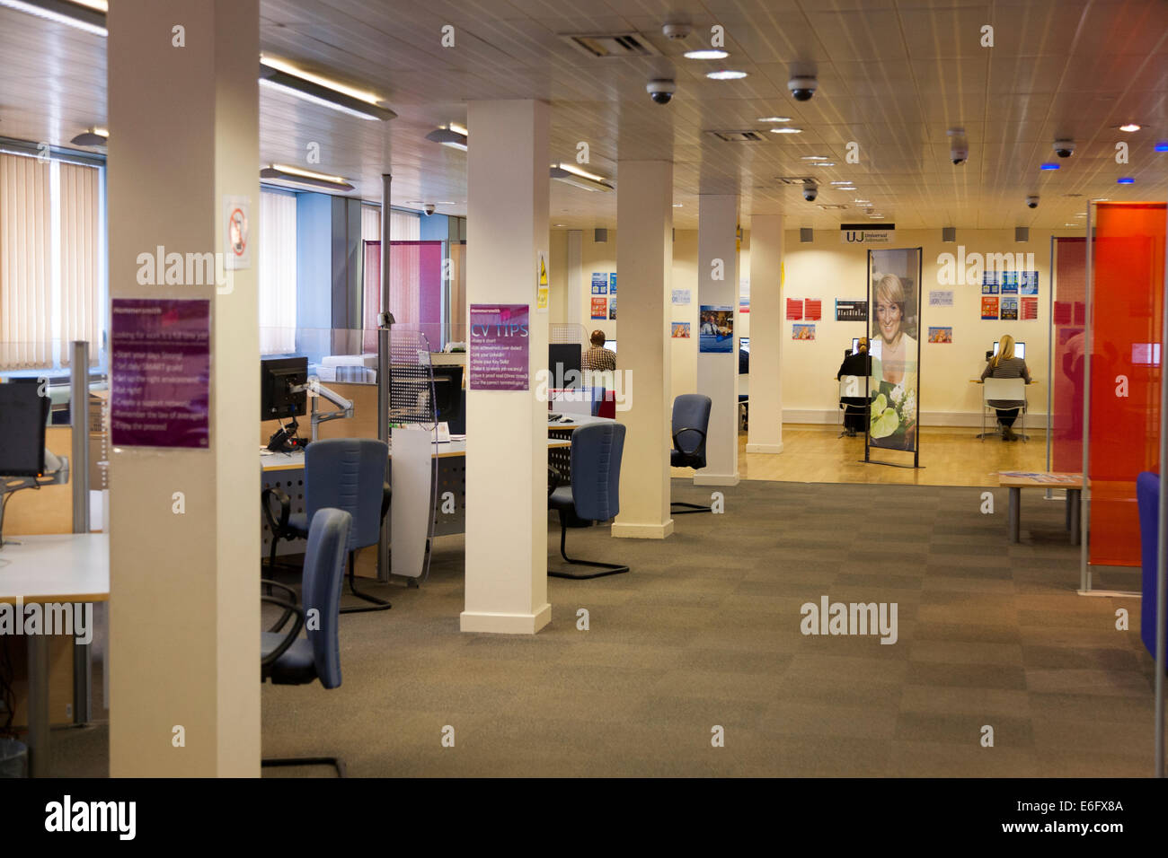 All'interno di / interni di un Jobcentre Plus / Job Center Plus office di Londra, Regno Unito. (70) Foto Stock
