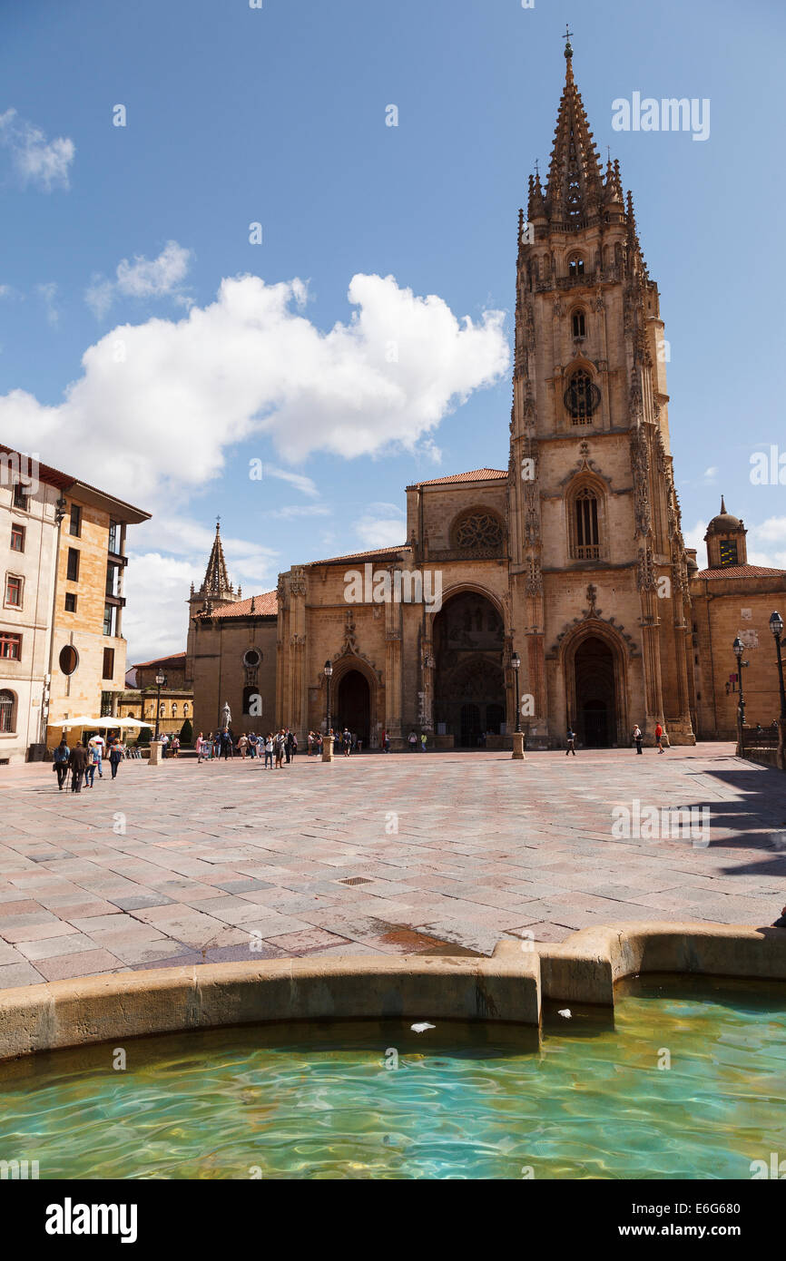 Cattedrale San Salvador. La città di Oviedo. Asturias Provincia. Spagna. Europa Foto Stock