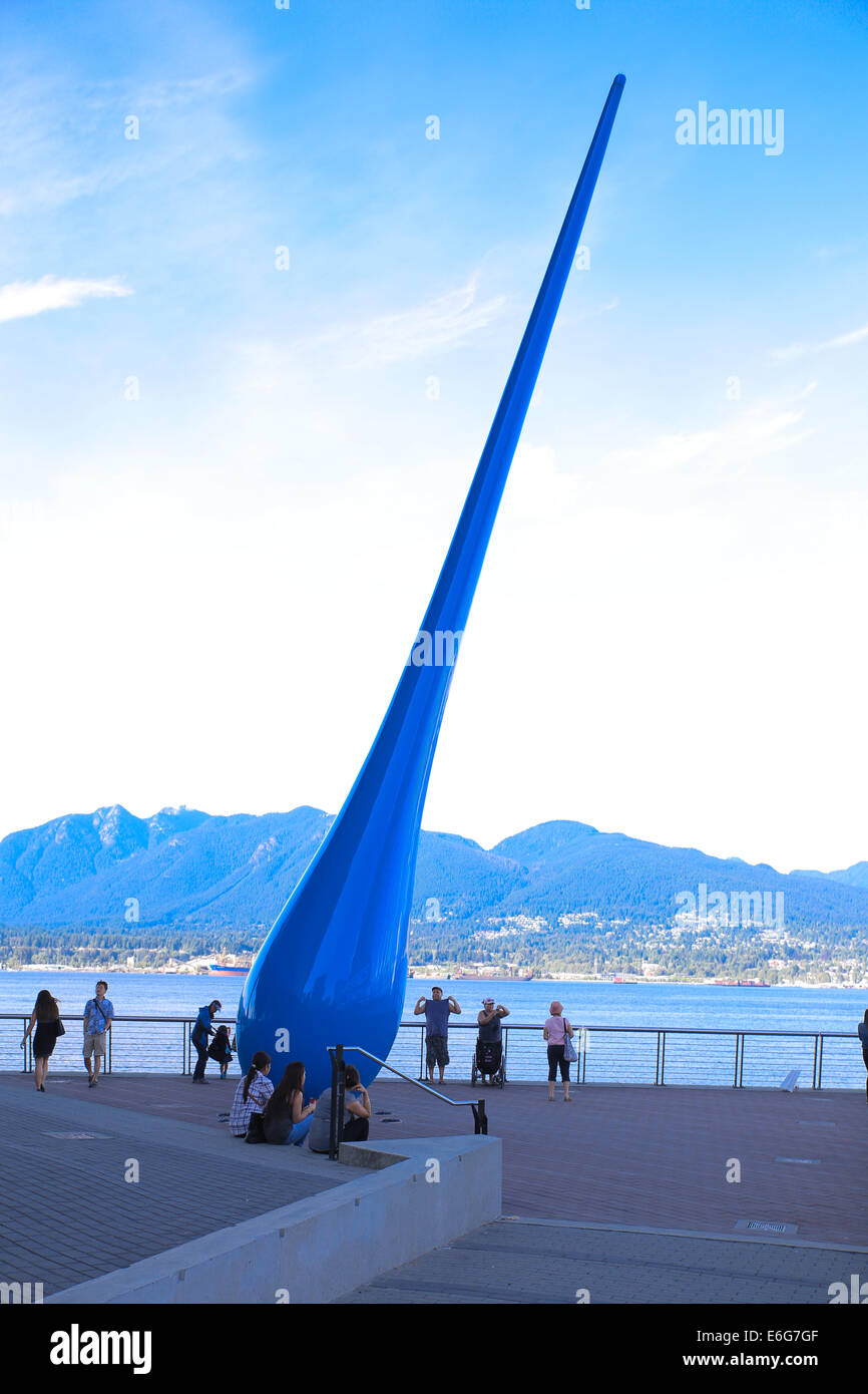 "La goccia' nel centro di convenzione caduta di pioggia scultura sul lungomare di Vancouver Foto Stock