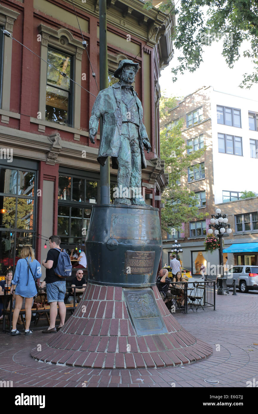 Statua di '" gassosa Jack, Gastown Vancouver. Jack gassoso è un marinaio dello Yorkshire, steamboat capitano e barkeep che arrivarono nel 1867. Foto Stock