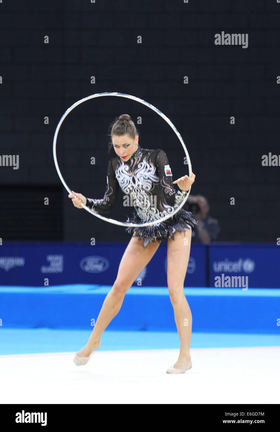 Francesca JONES del Galles nella ginnastica ritmica (cerchio sezione) al 2014 giochi del Commonwealth a Glasgow. Foto Stock