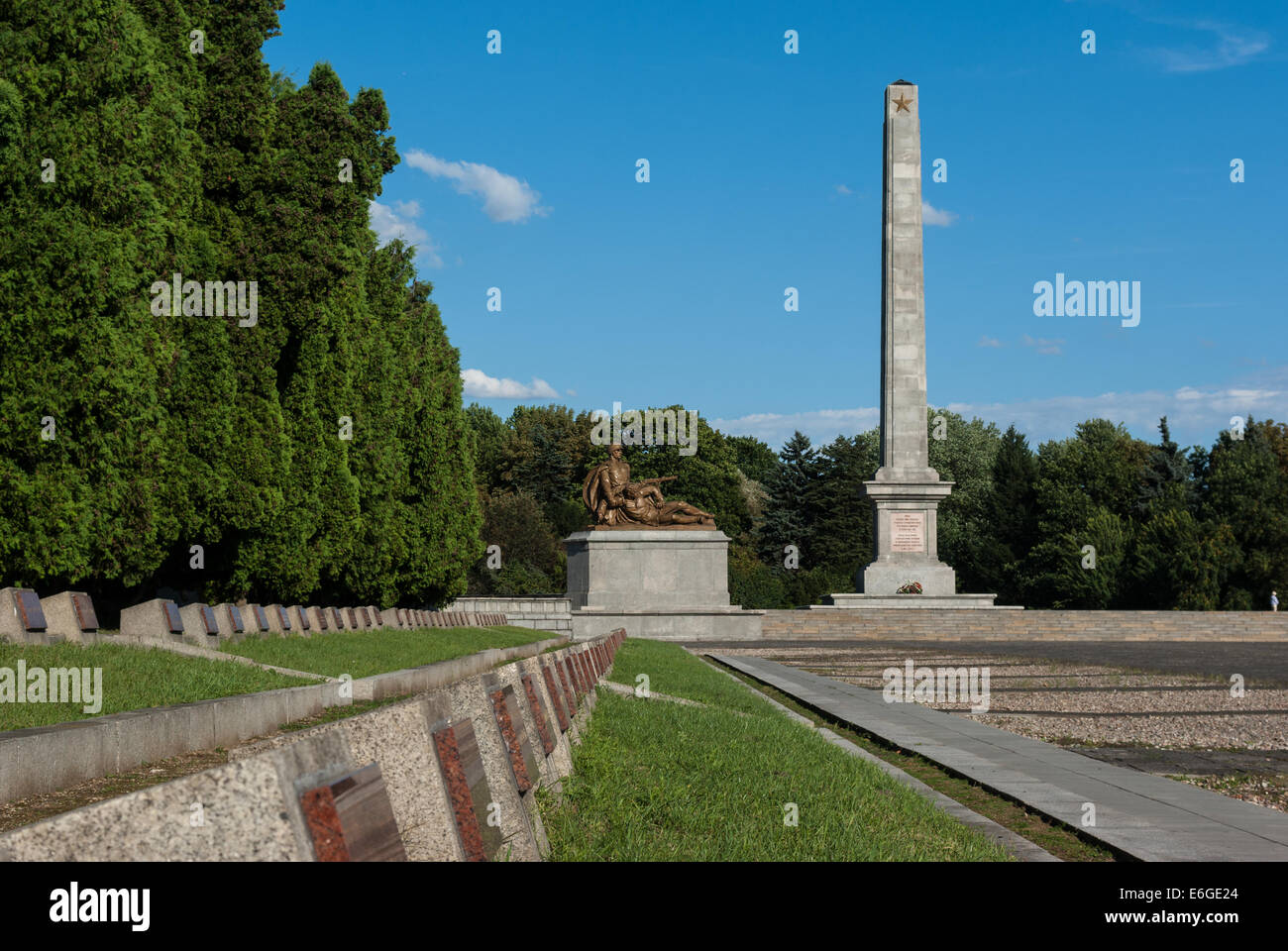 Red Army Memorial e il cimitero, Varsavia, Polonia Foto Stock