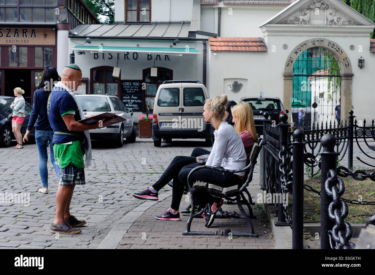 Guide turistiche a Remuh-Synagogue in Krakow-Kazimierz, Polonia, Europa Foto Stock
