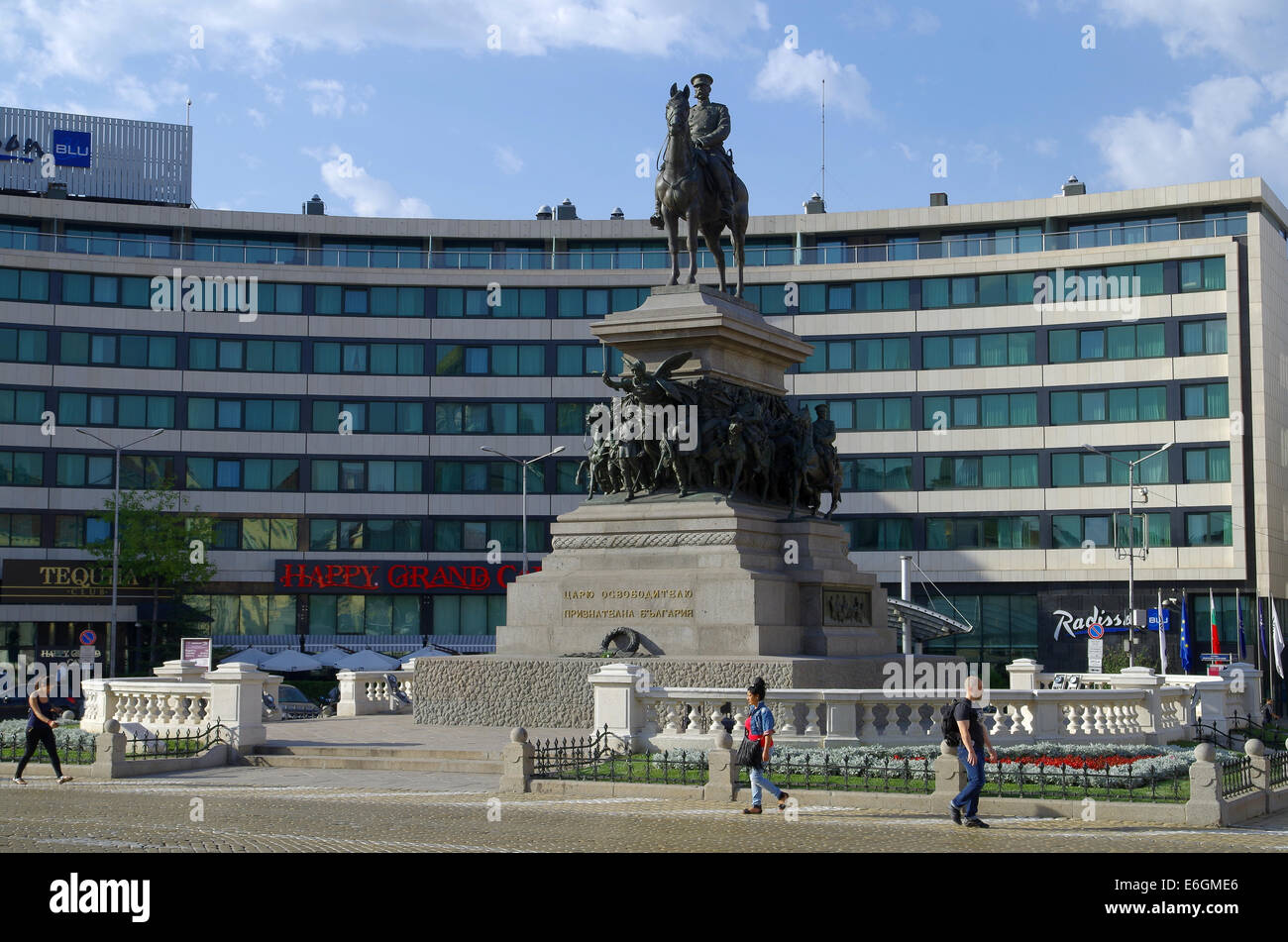 Monumento ai liberatori, è uno dei più imponenti monumenti di Sofia, il lavoro di scultore italiano Arnaldo Zocchi. Foto Stock