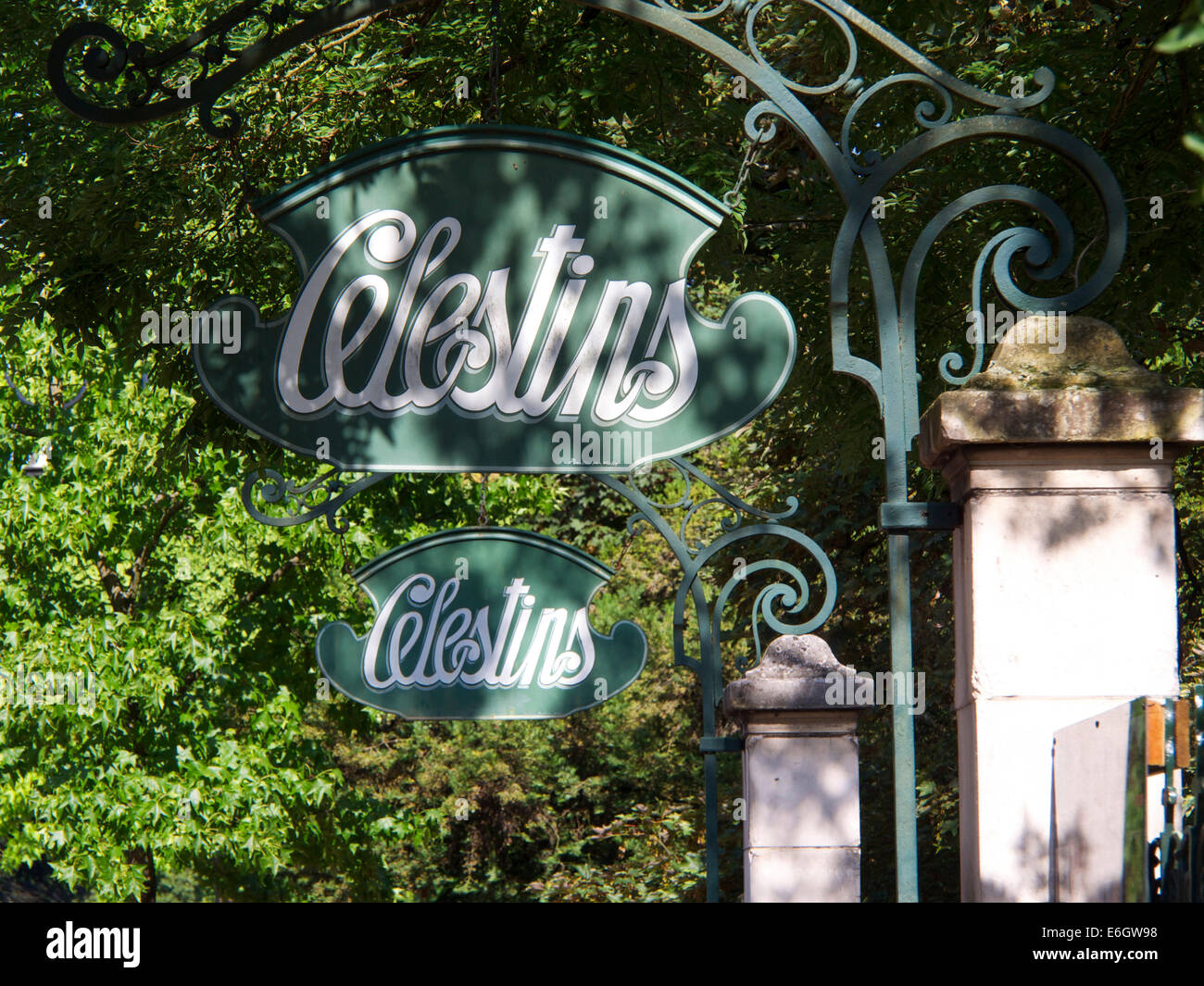 Segno indicante la Celestins sorgente termale, Vichy, Francia Foto Stock