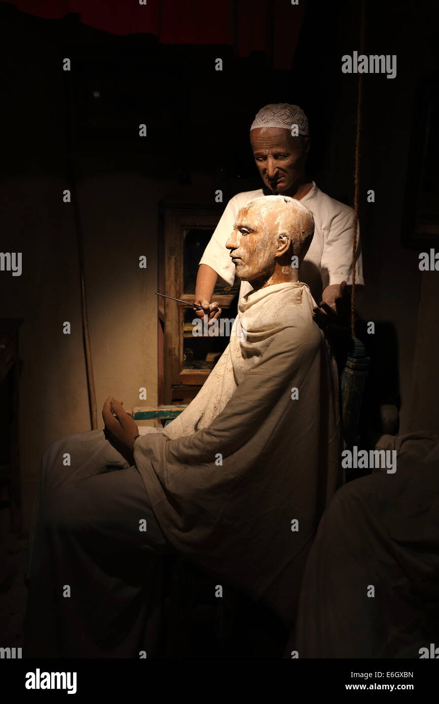 Diorama di un parrucchiere presso il Museo Nazionale del Bahrain, Manama, Regno del Bahrein Foto Stock