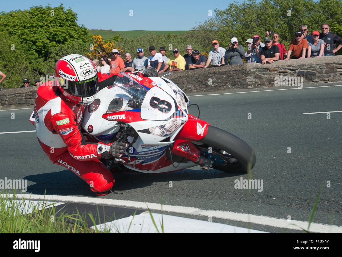 Michael Rutter a collo di cigno durante l'Isola di Man TT 2013 - Senior TT race Foto Stock