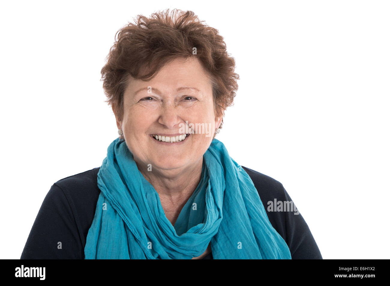 Ritratto di un soddisfatto felice donna anziana isolato su bianco. Foto Stock