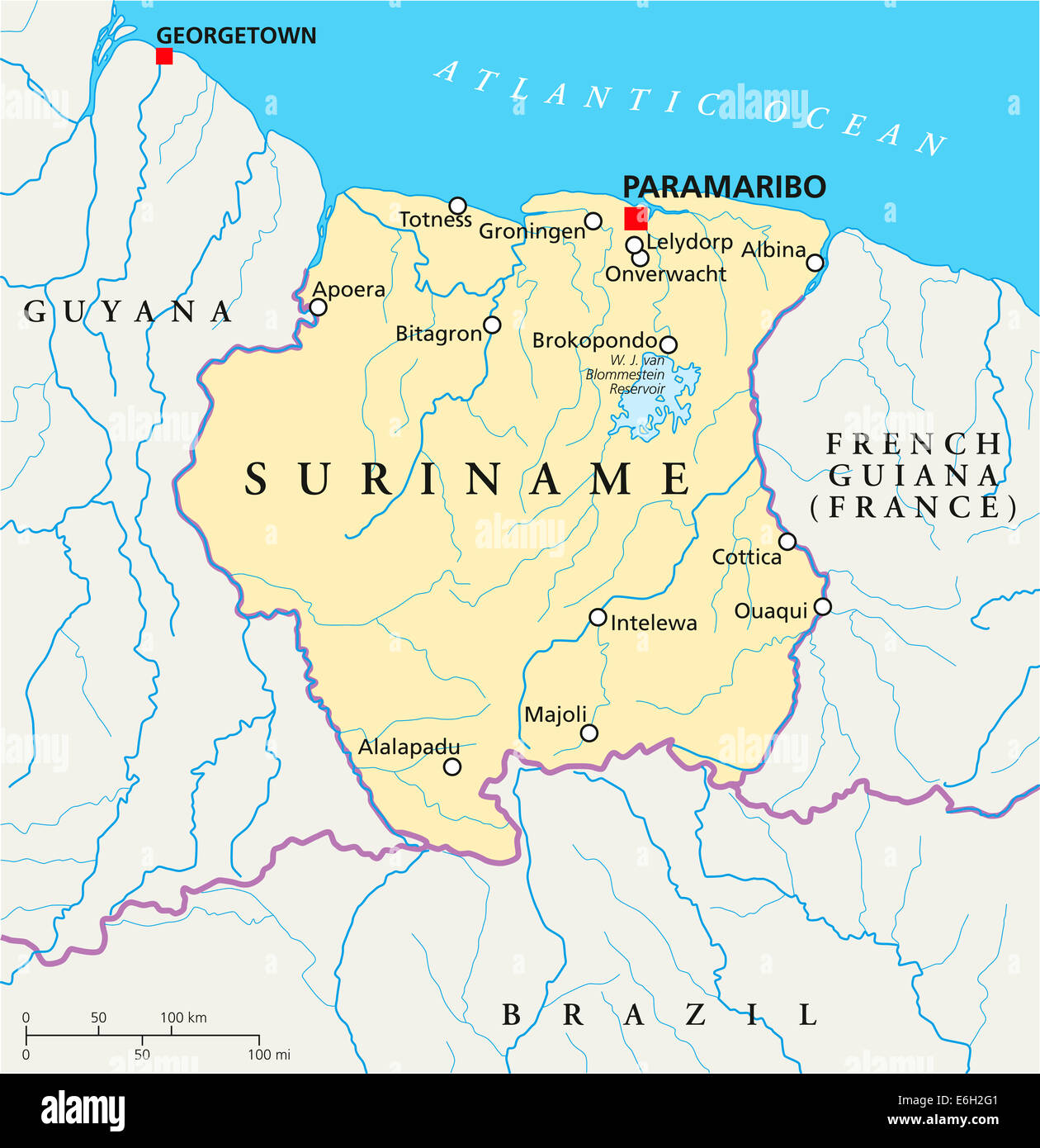 Suriname Mappa Politico con Capitale Paramaribo, confini nazionali più importanti città, fiumi e laghi. Con etichetta inglese Foto Stock