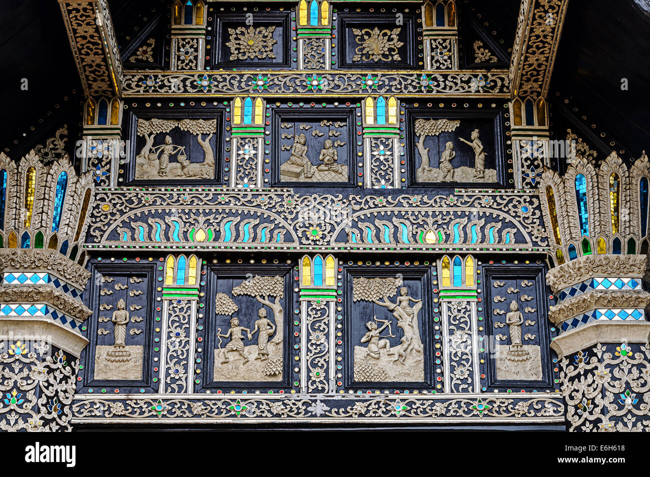 Dettaglio frontone del tempio, Thailandia del Nord Foto Stock
