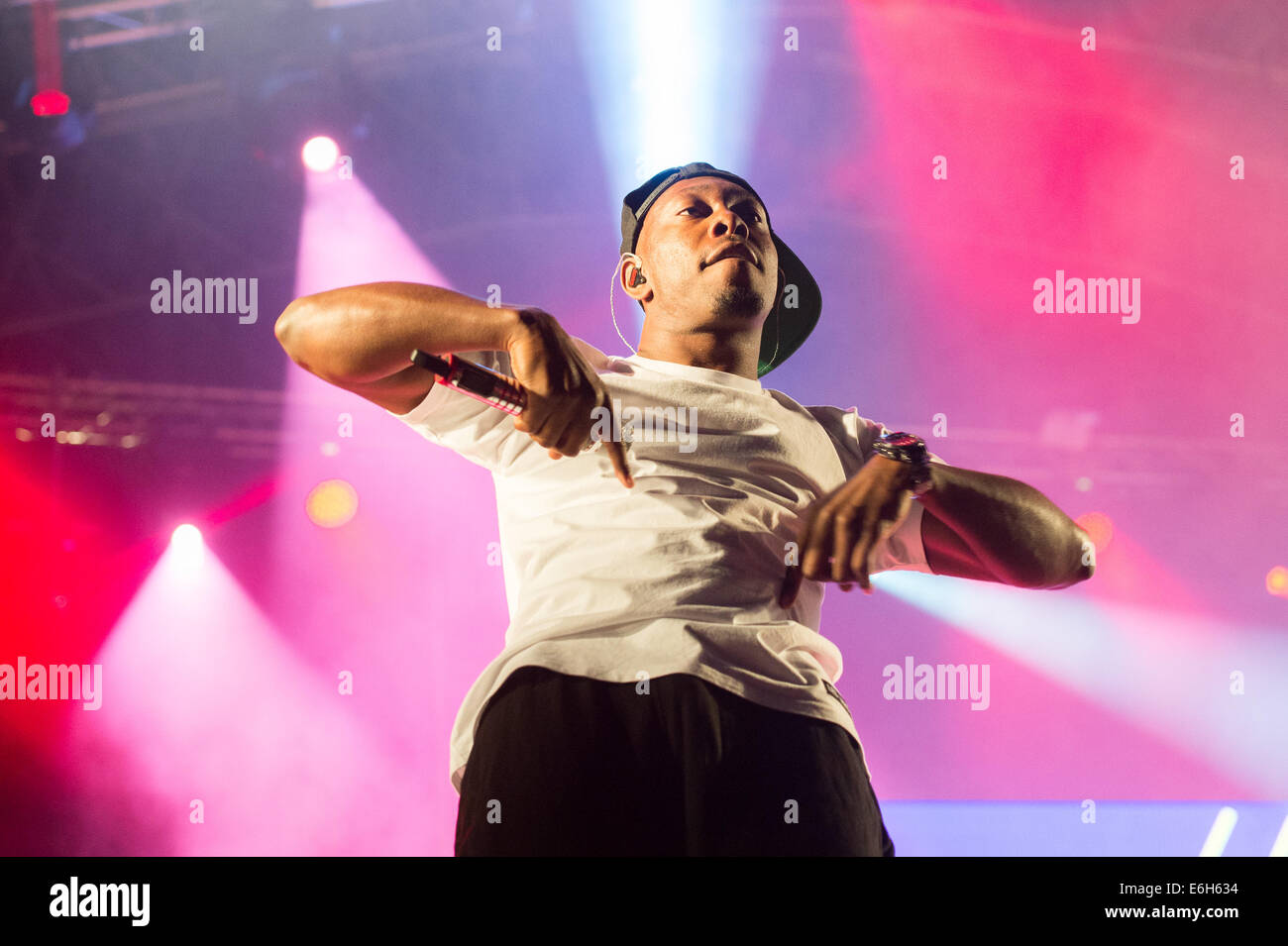 Southsea, Regno Unito. 23 Ago, 2014. Festival vittoriosa: Dizzee Rascal esegue come headline agiscono sul palcoscenico del castello. Credito: MeonStock/Alamy Live News Foto Stock