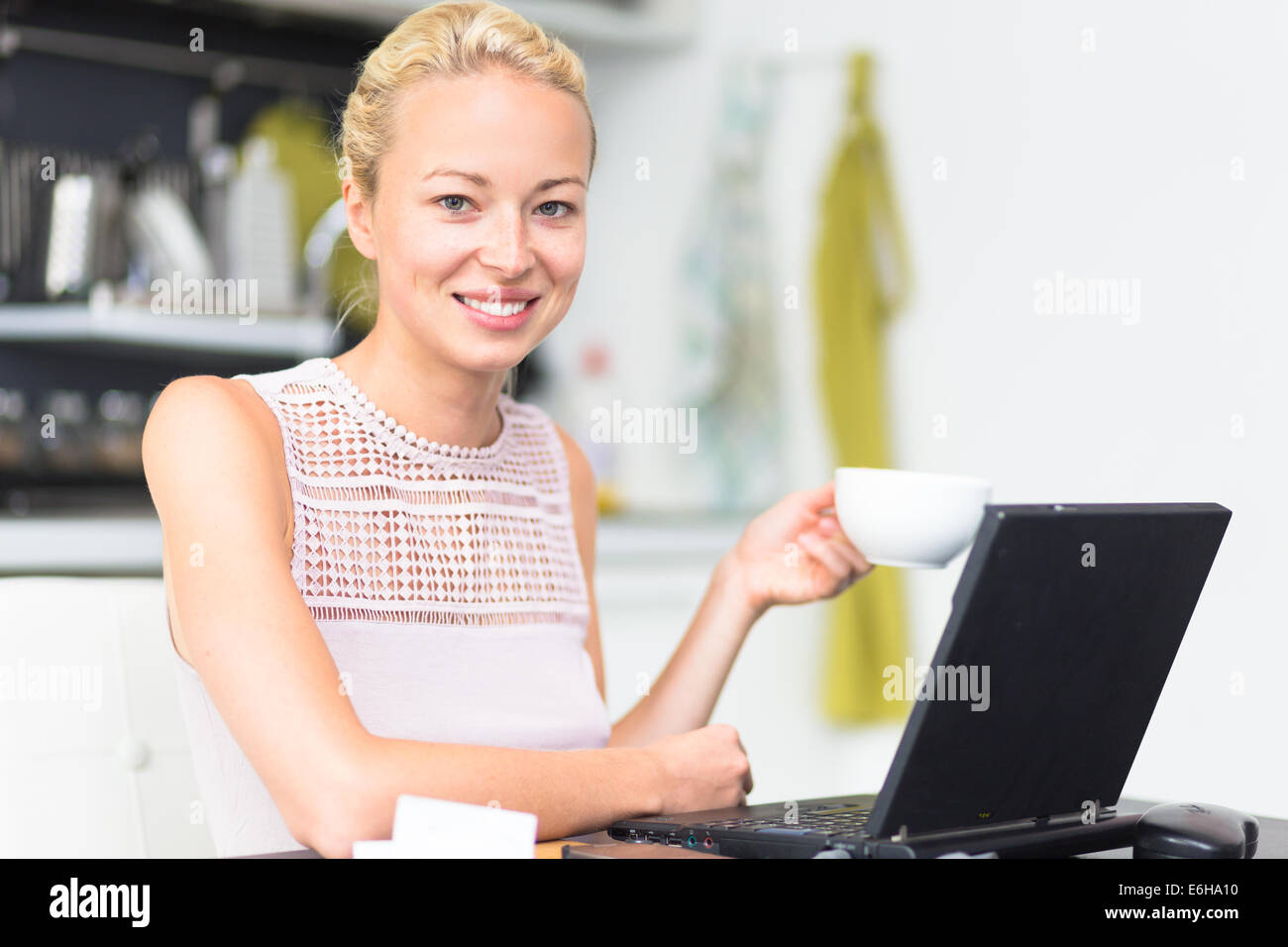 Business donna che lavora da casa. Foto Stock