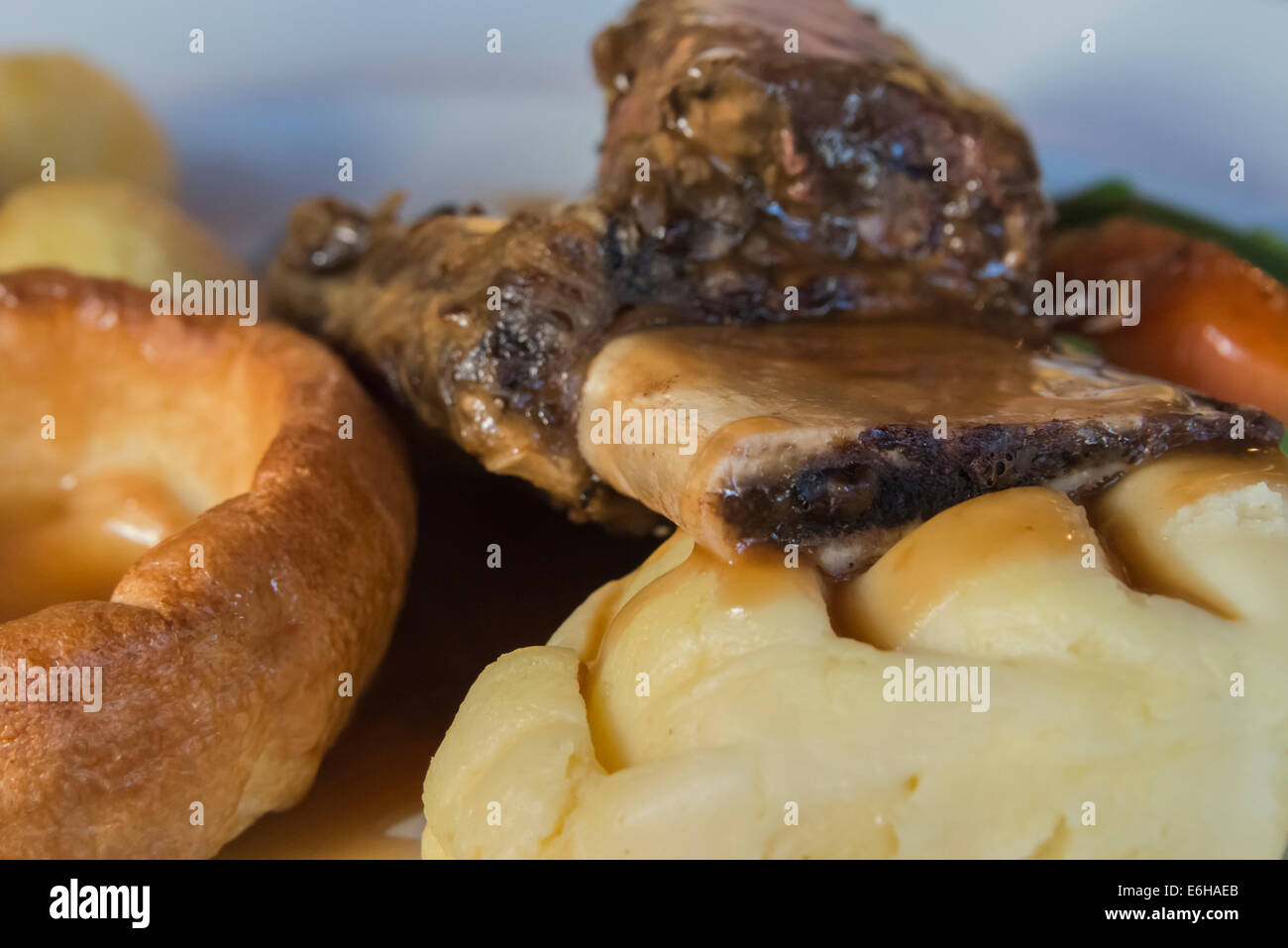 Arrosto di manzo nervatura con tutti i rifili. Foto Stock