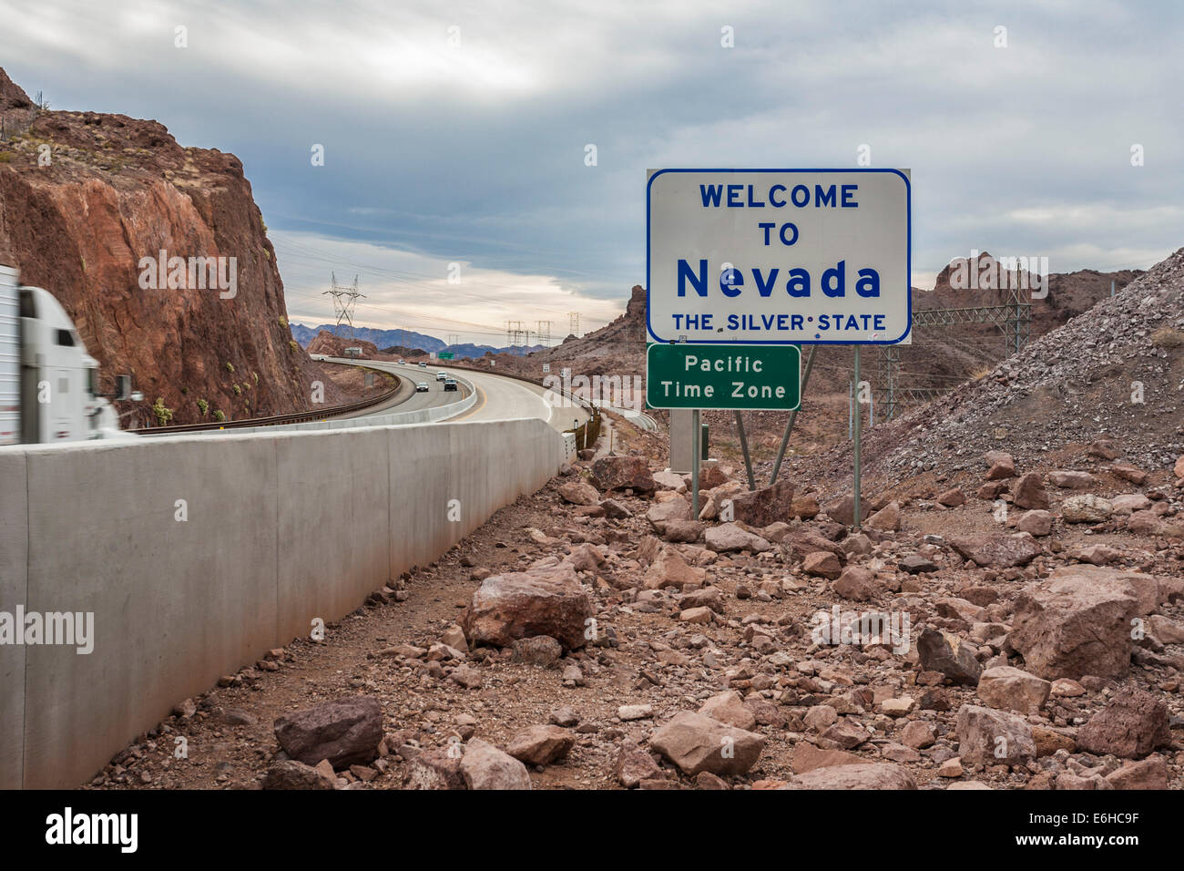 Cartello in stato di Nevada linea all' Hoover Dam nel Black Canyon del Fiume Colorado vicino a Boulder City, Nevada Foto Stock