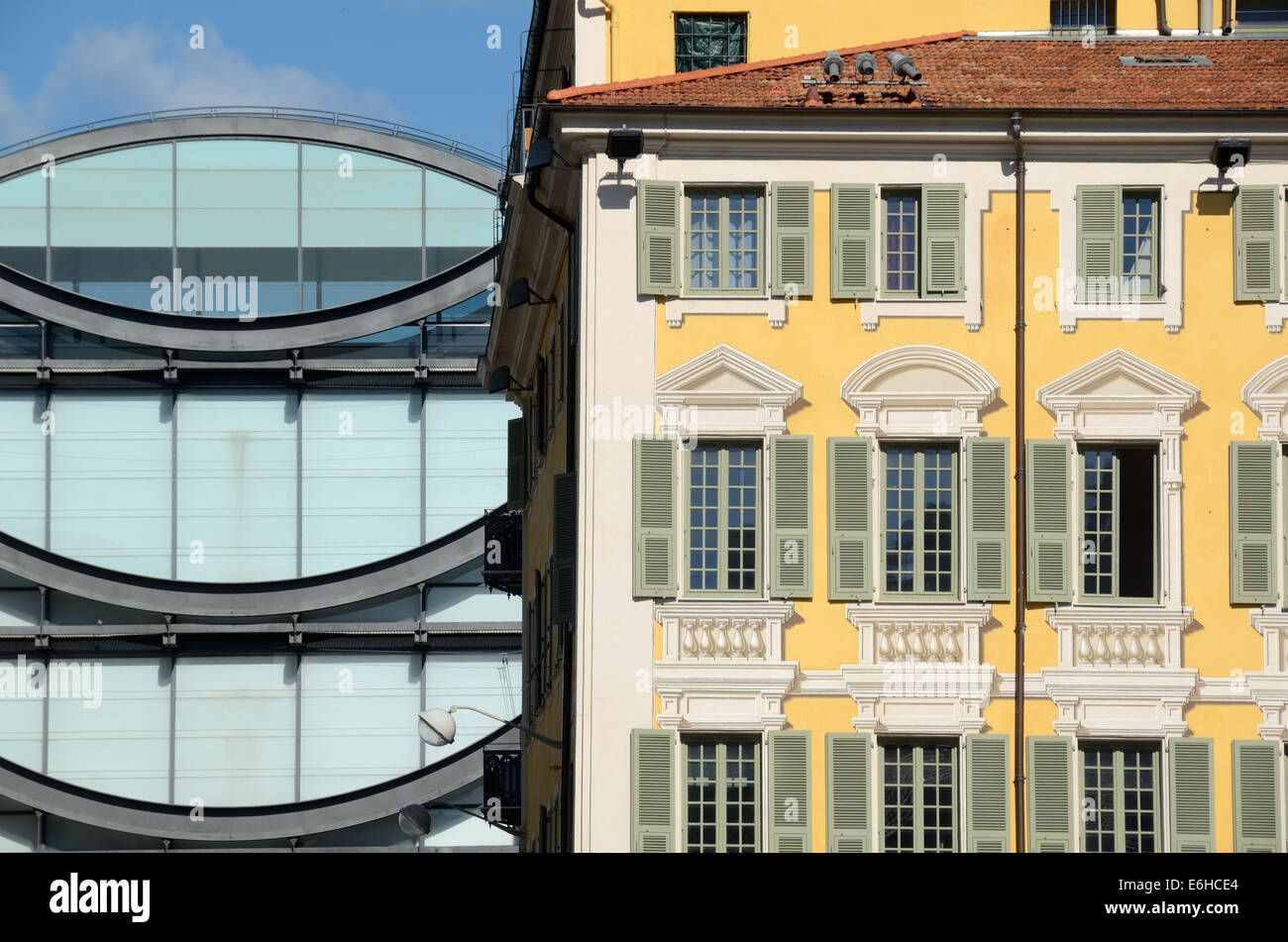 Facciata del museo di arte moderna Mamac & Periodo Italianamente Facciata su piazza Garibaldi vicino al centro storico di Nizza Alpi Marittime Francia Foto Stock