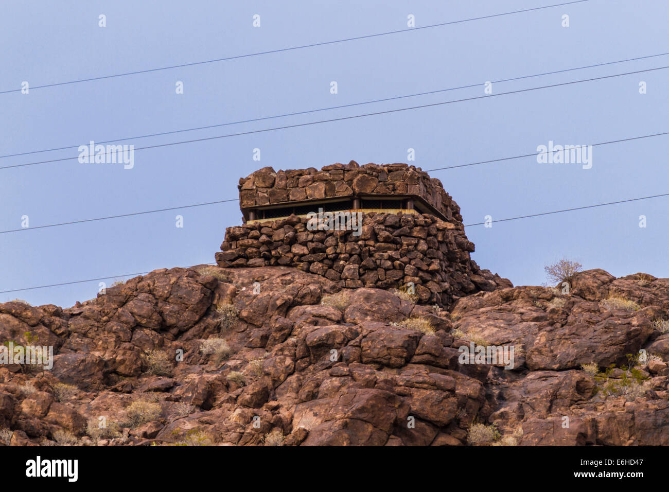 Torretta di sicurezza all' Hoover Dam nel Black Canyon del Fiume Colorado vicino a Boulder City, Nevada Foto Stock