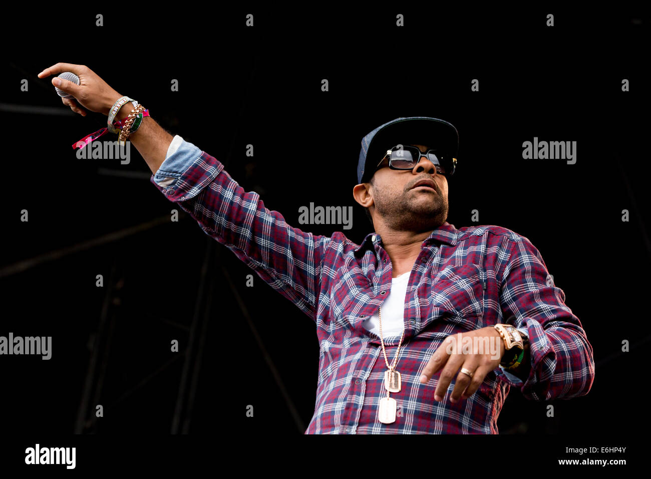 Liverpool, Regno Unito. 24 Ago, 2014. Cantante Jamaican-American, Shaggy, più noto per il suo hit via "non era Me', effettuata nella parte anteriore di migliaia a Liverpool International Music Festival di Domenica, 24 agosto 2014. Credito: Christopher Middleton/Alamy Live News Foto Stock