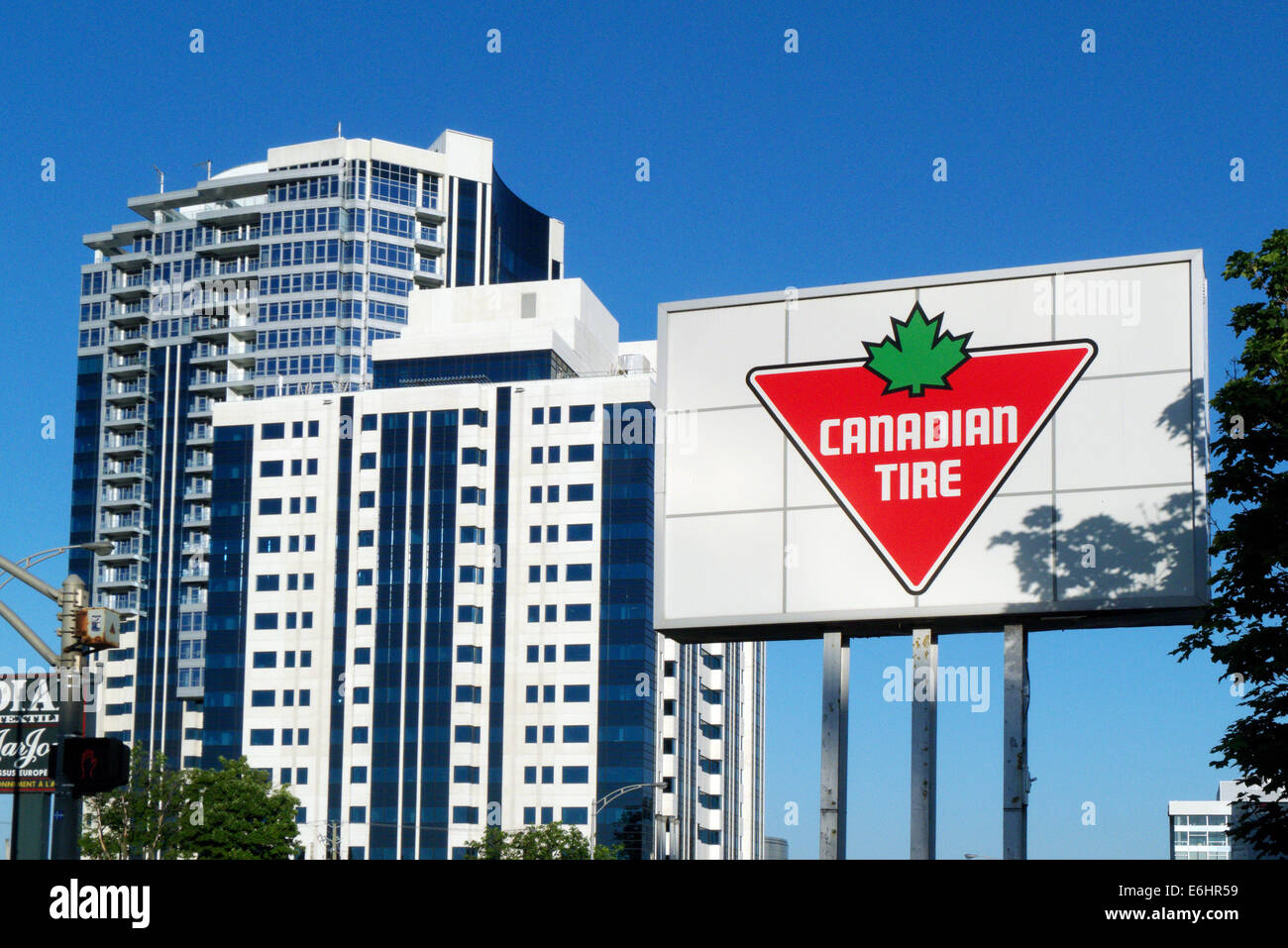 Un Canadian Tire segno nella città di Québec Foto Stock