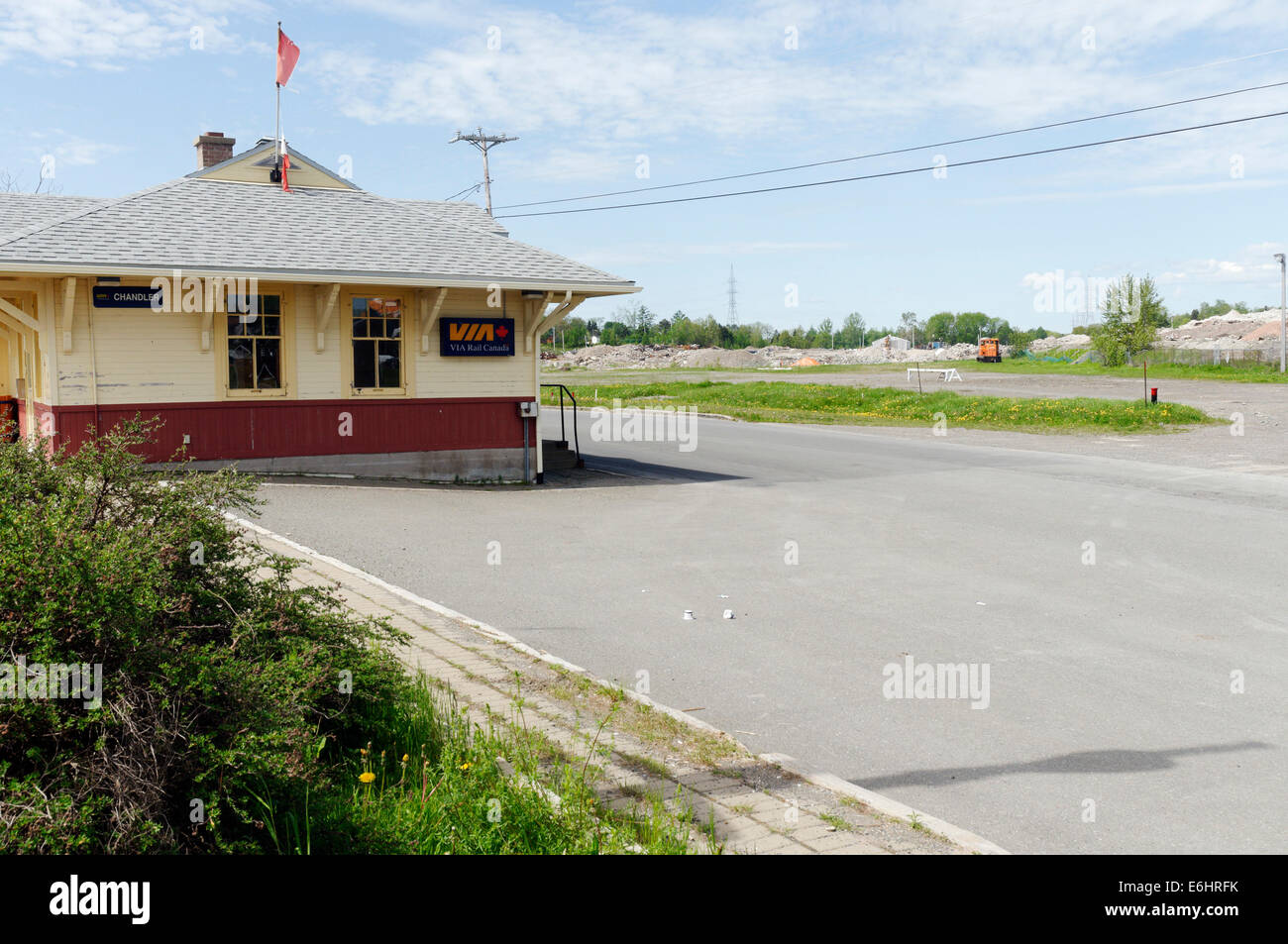 Un abbandono della stazione ferroviaria di Chandler nelle zone rurali a est della Quebec, Canada Foto Stock