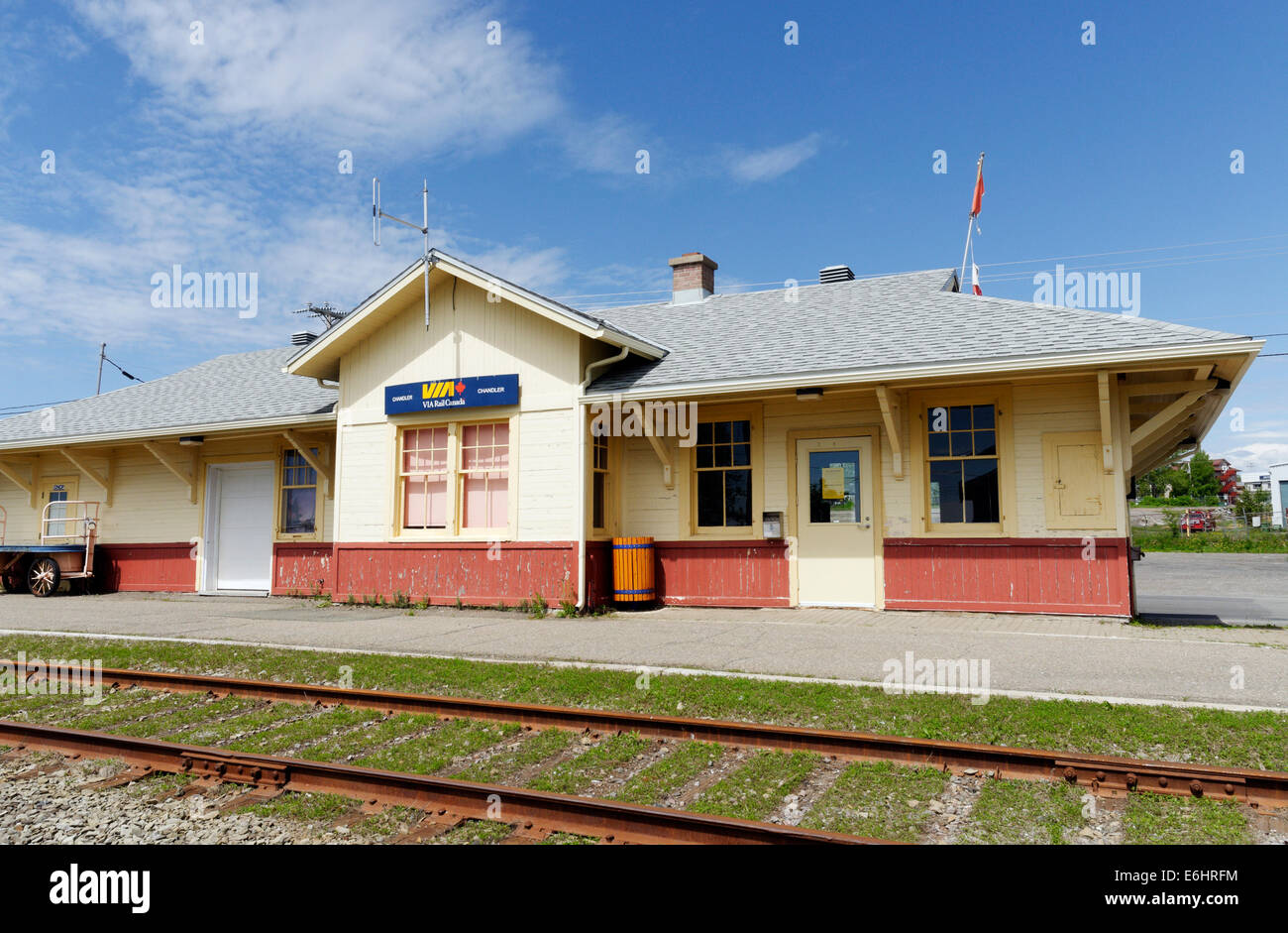 Un abbandono della stazione ferroviaria di Chandler nelle zone rurali a est della Quebec, Canada Foto Stock