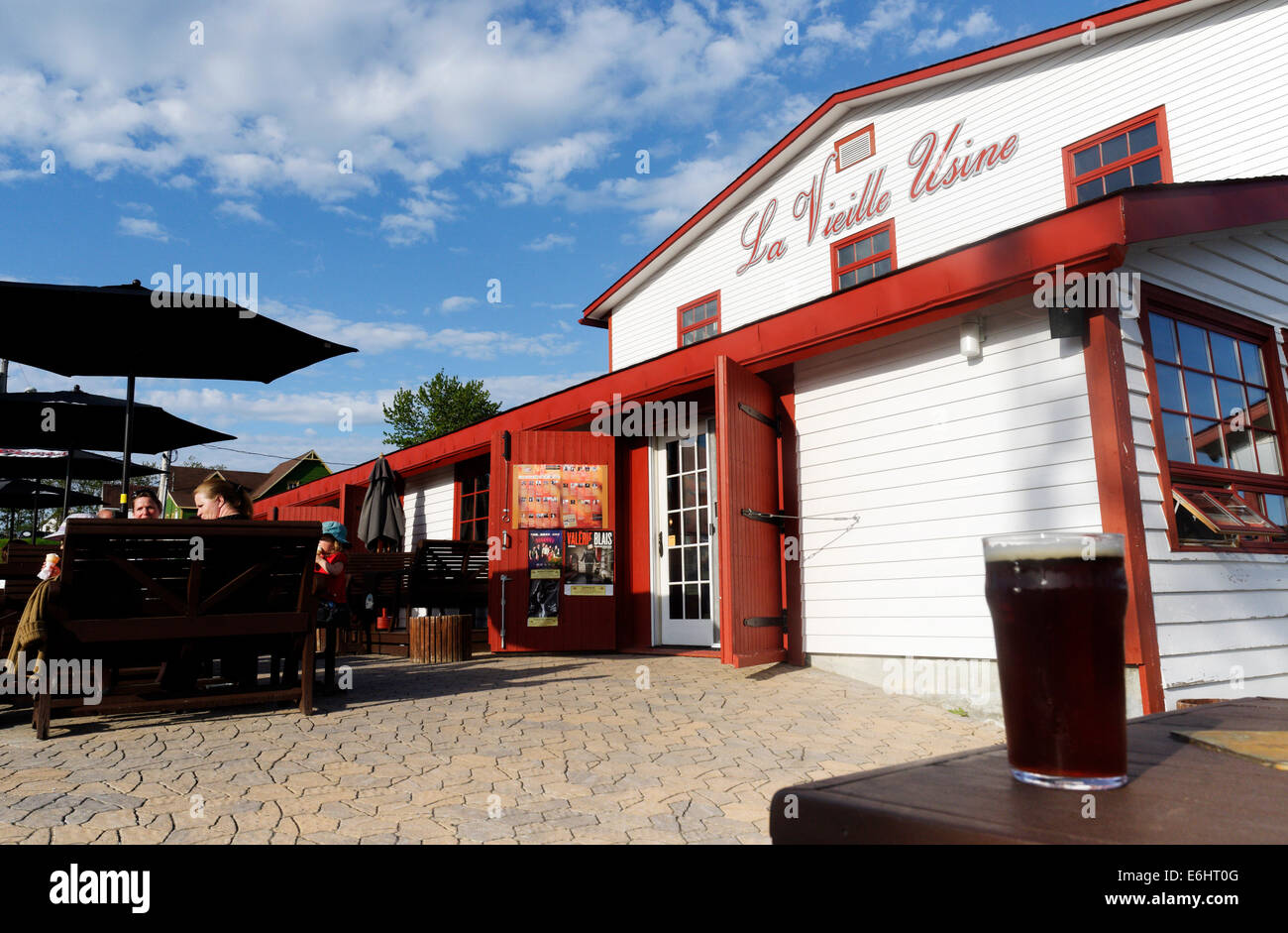La Vieille Usine, un microbirrificio e bar nei pressi di Percé, Gaspesie, Québec Foto Stock